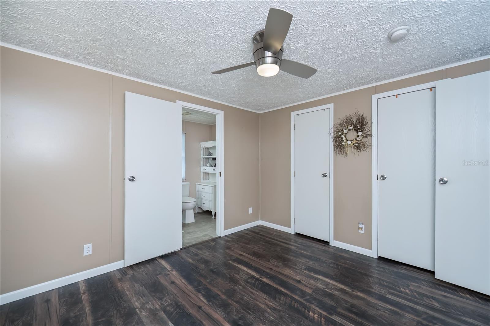 BAY PALMS MH COMMUNITY - Residential