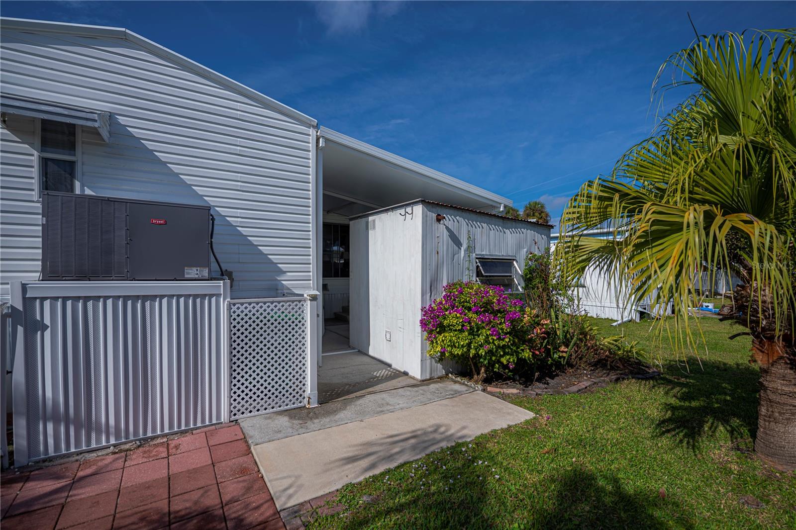 BAY PALMS MH COMMUNITY - Residential