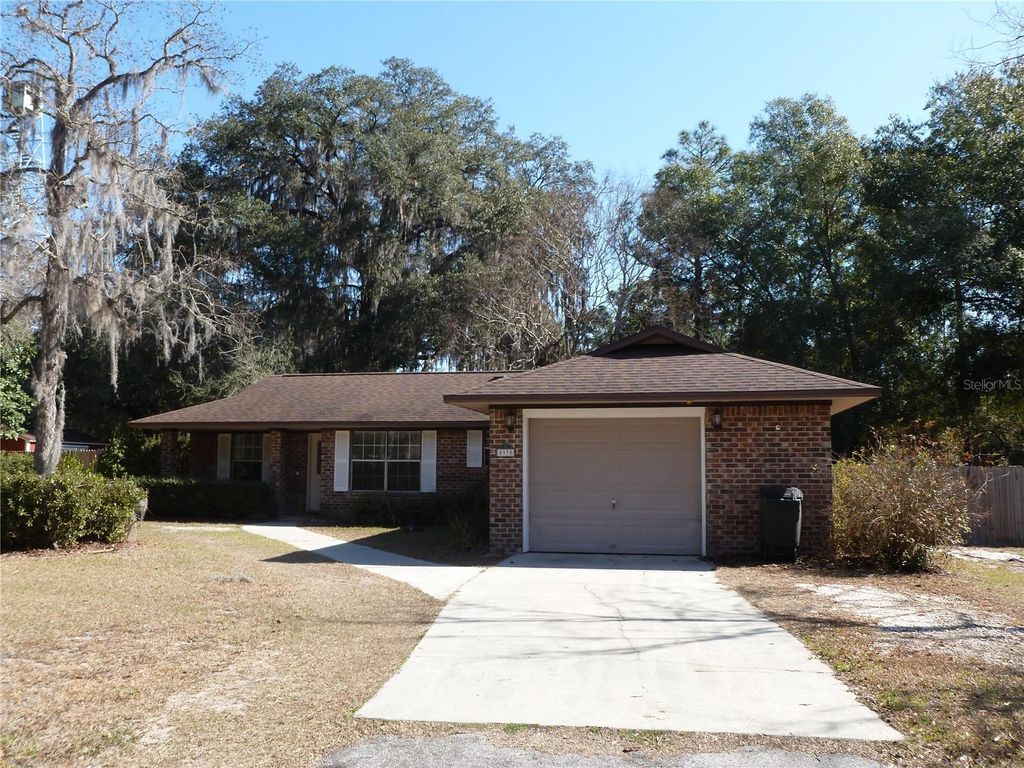 Photo of 5935 SE 230th Terrace, Hawthorne, FL 32640 (MLS # GC536894)