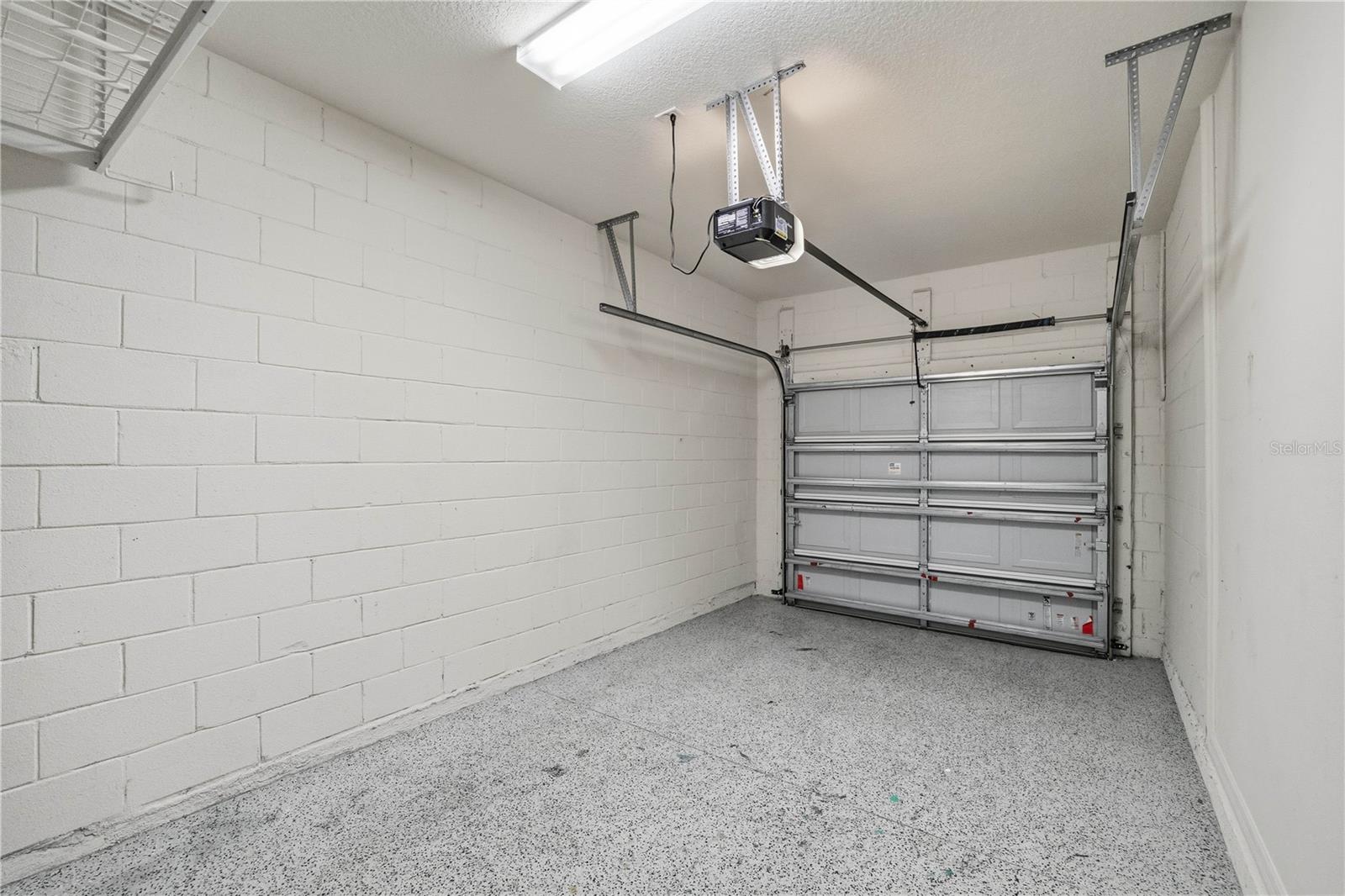 WOODSIDE TRACE - Residential Lease