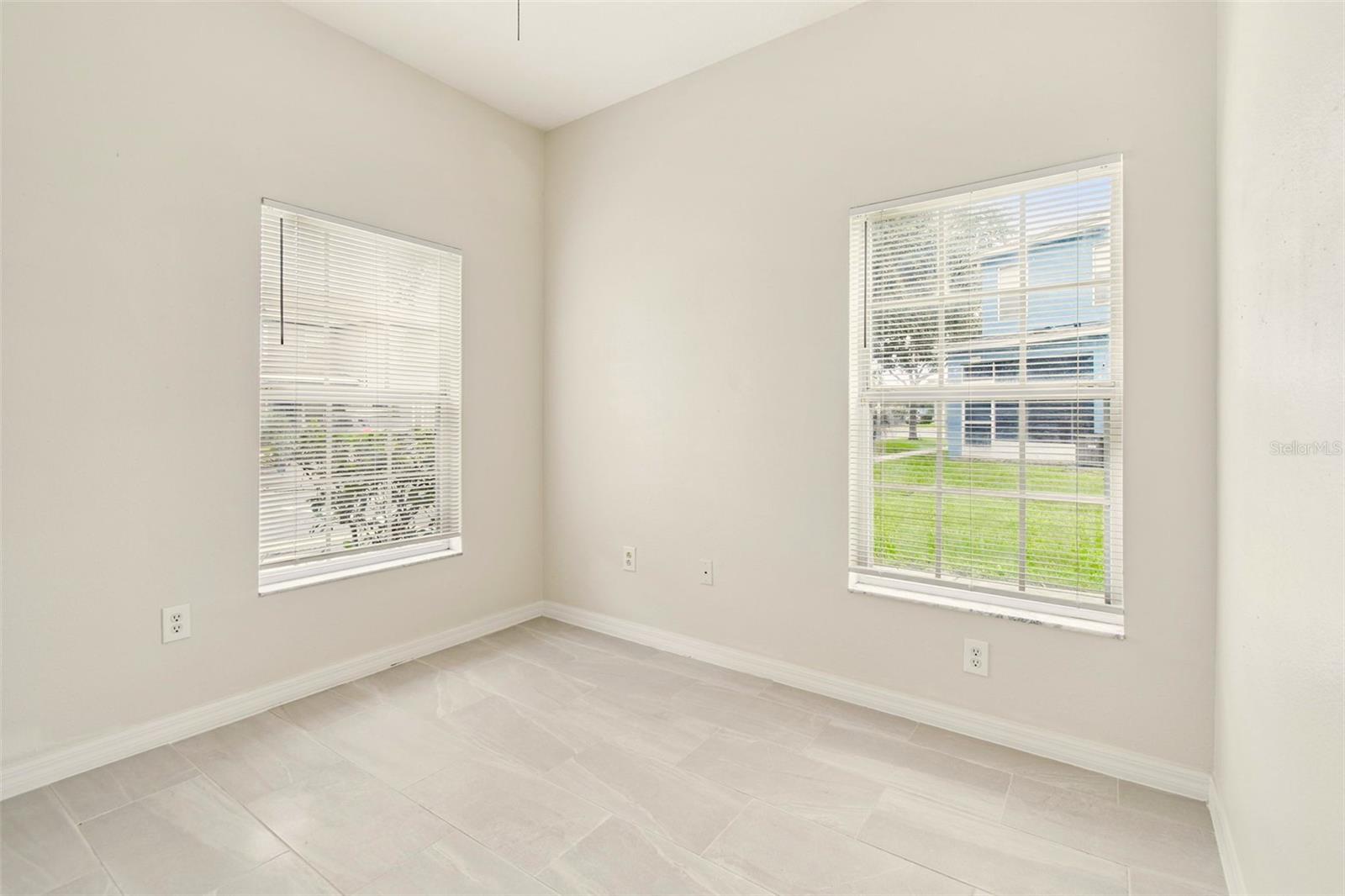 KINGS LAKE TWNHMS - Residential