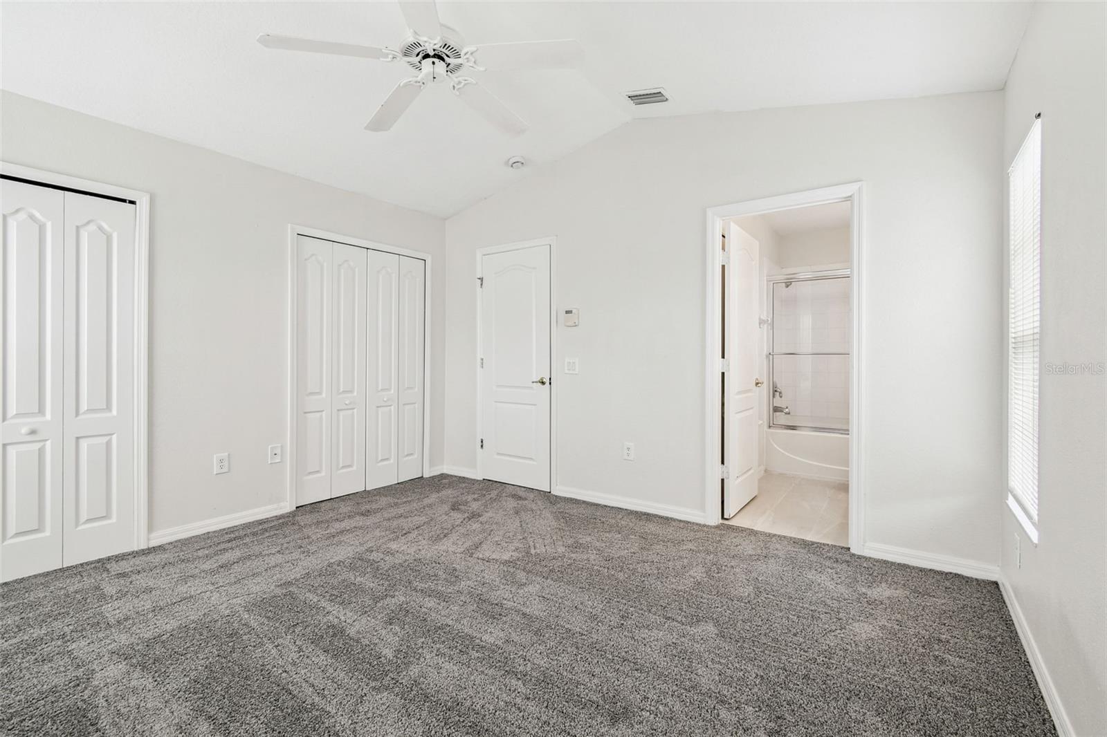 KINGS LAKE TWNHMS - Residential