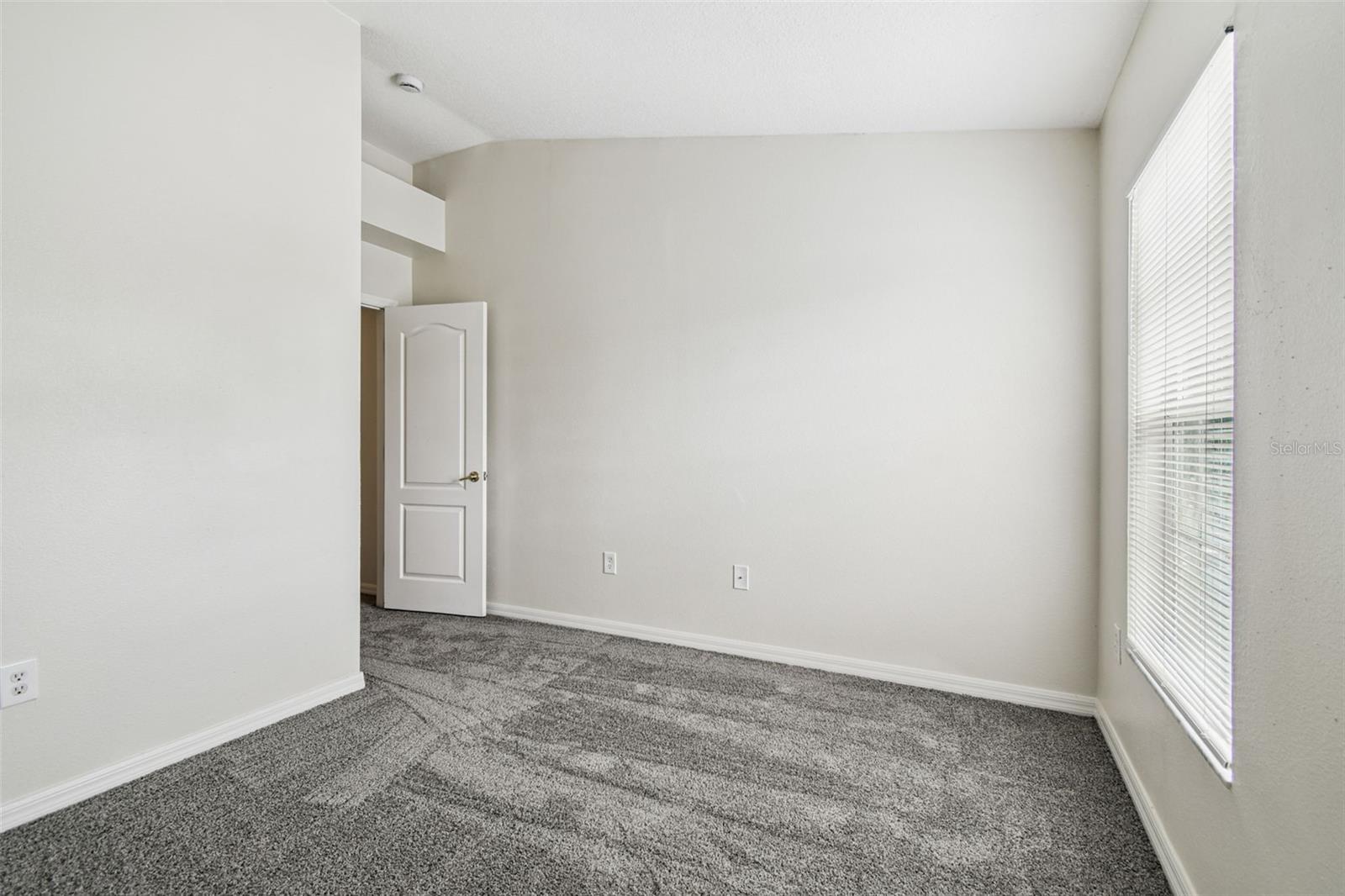 KINGS LAKE TWNHMS - Residential