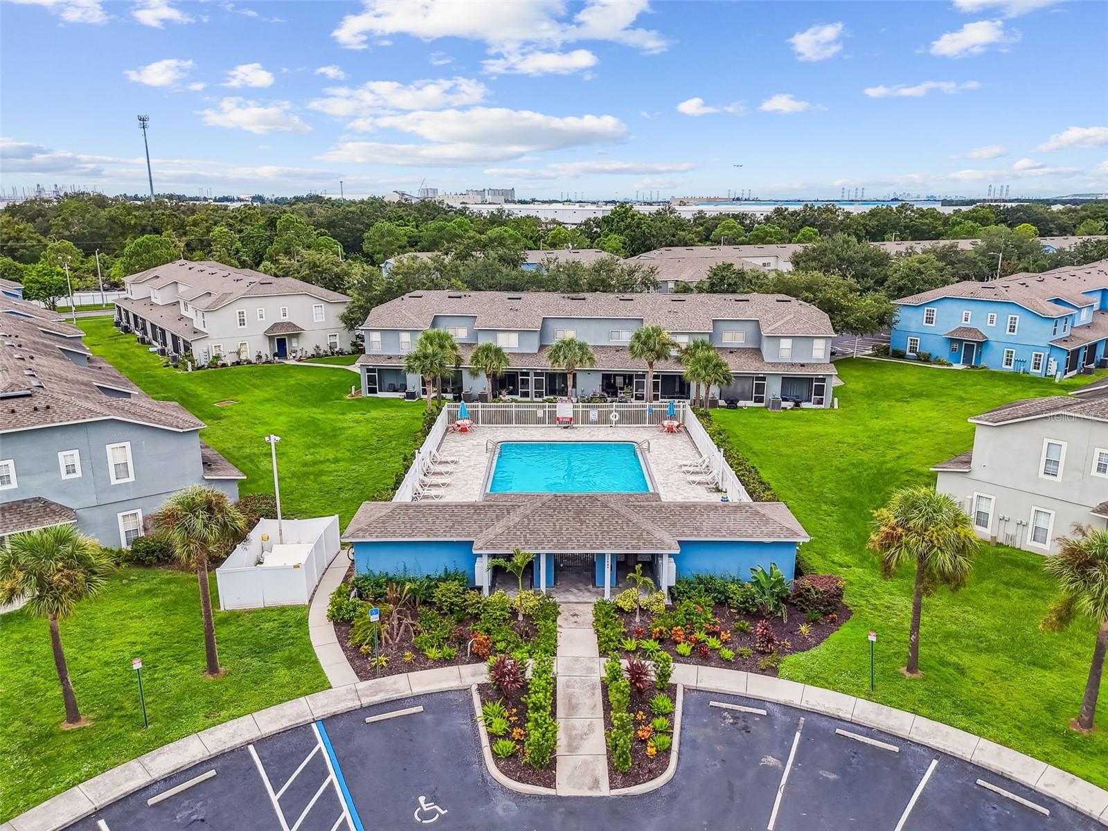 KINGS LAKE TWNHMS - Residential