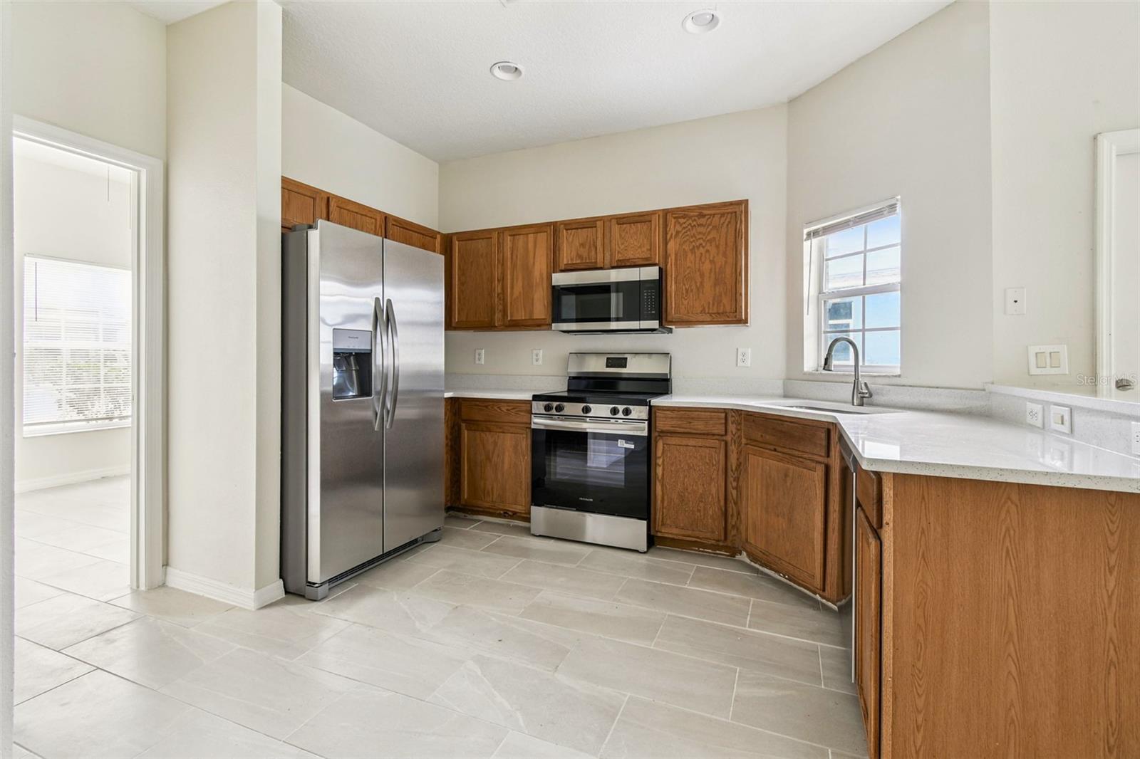 KINGS LAKE TWNHMS - Residential