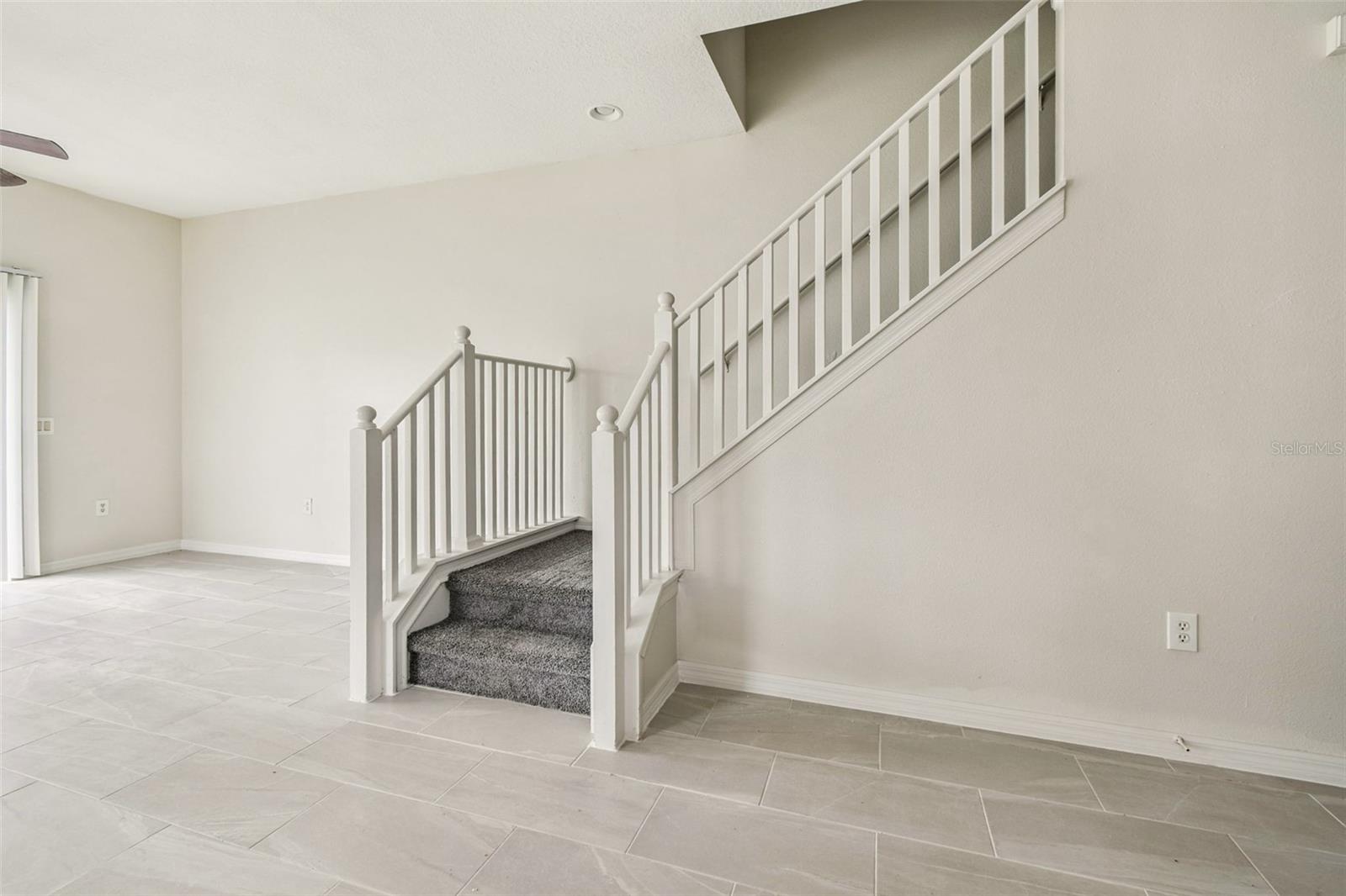 KINGS LAKE TWNHMS - Residential