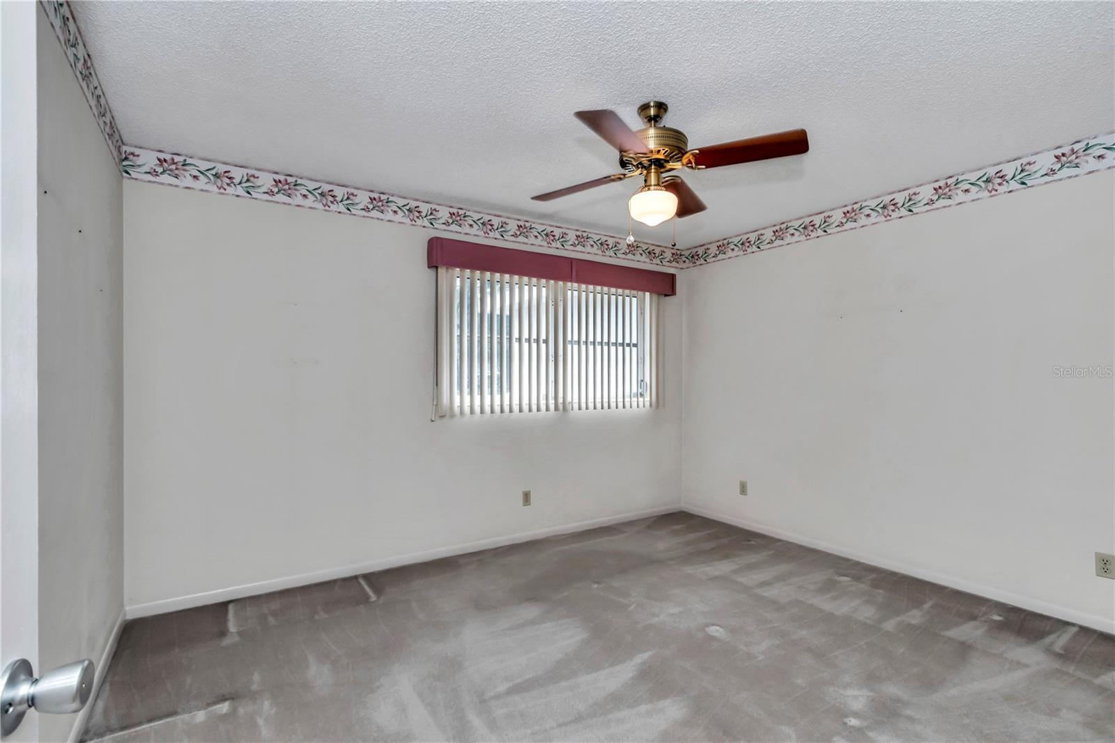 CIRCLE SQUARE WOODS - Residential