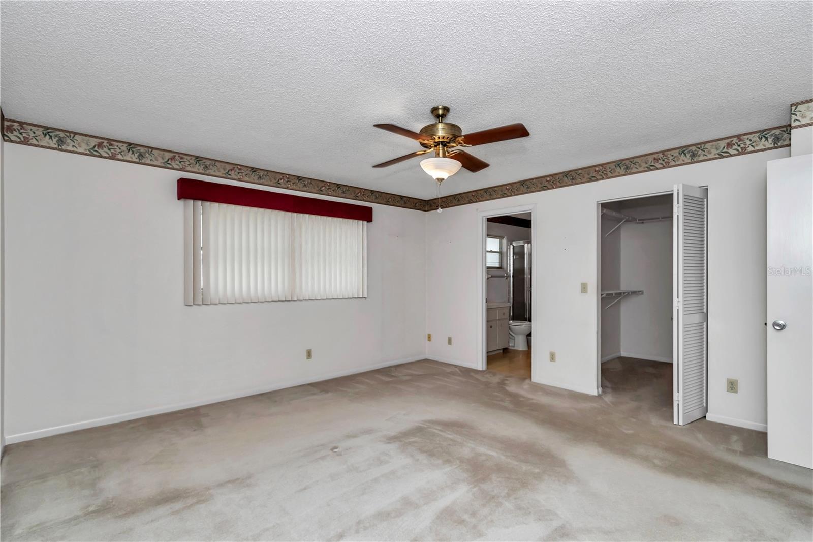 CIRCLE SQUARE WOODS - Residential