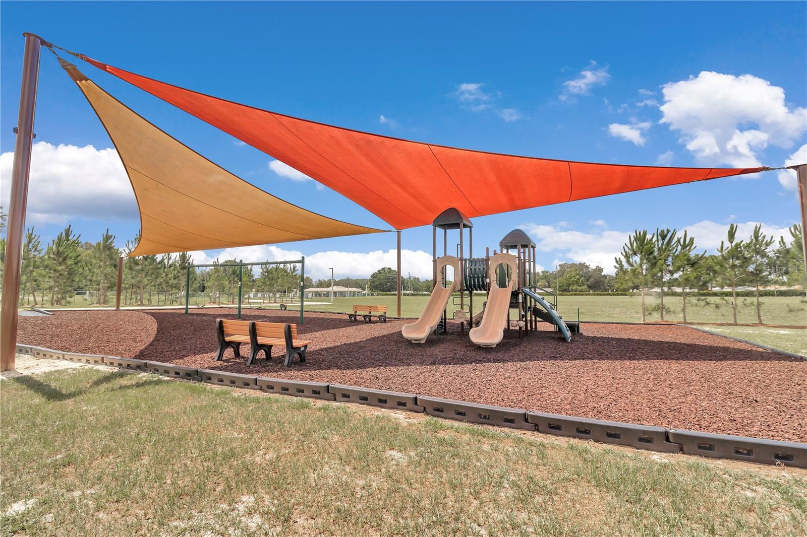 CIRCLE SQUARE WOODS - Residential