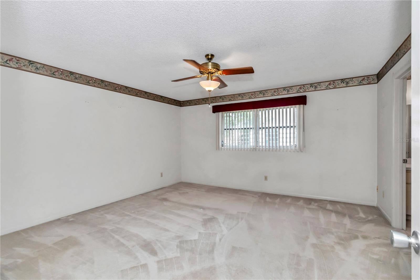 CIRCLE SQUARE WOODS - Residential