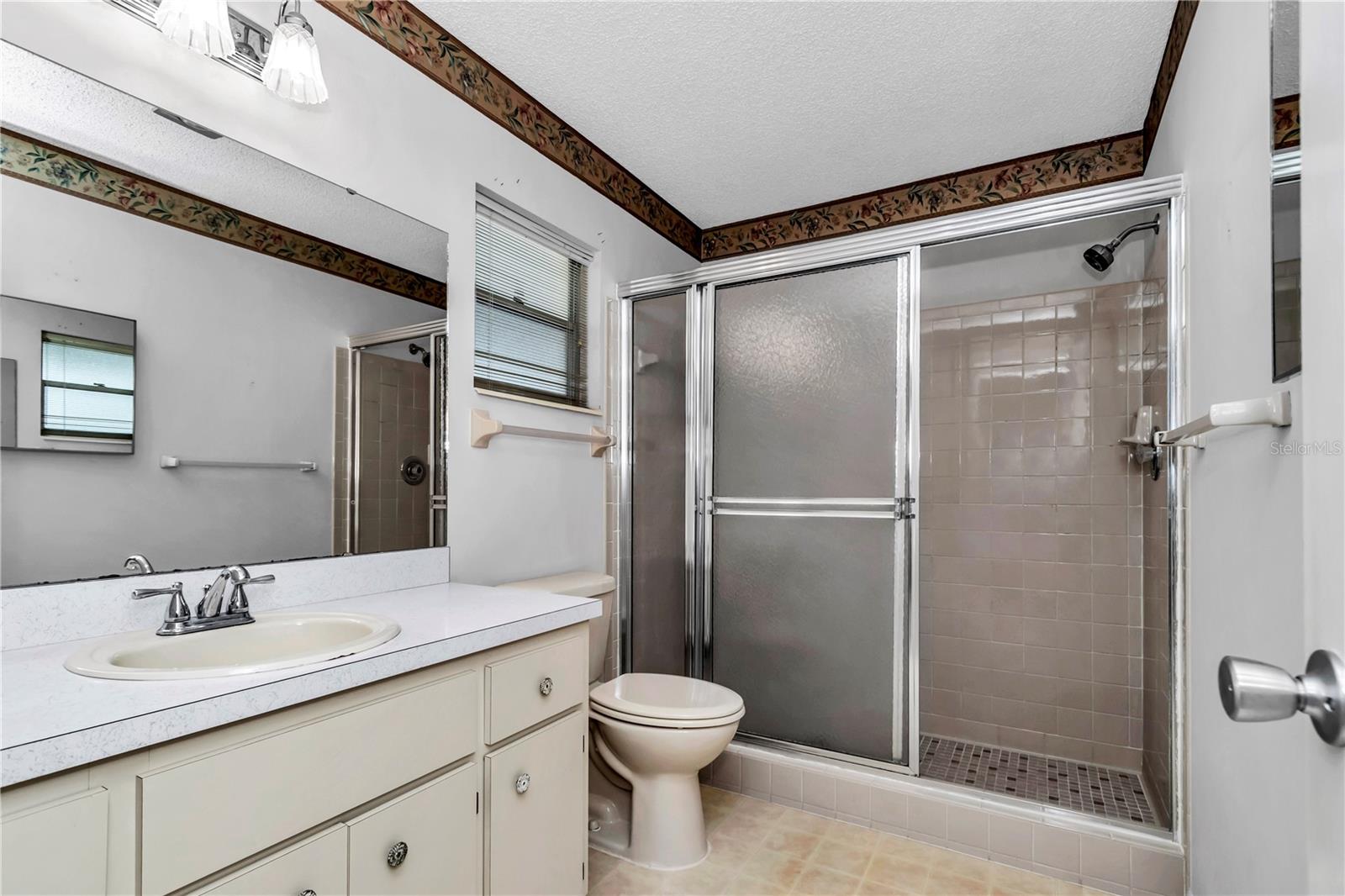 CIRCLE SQUARE WOODS - Residential