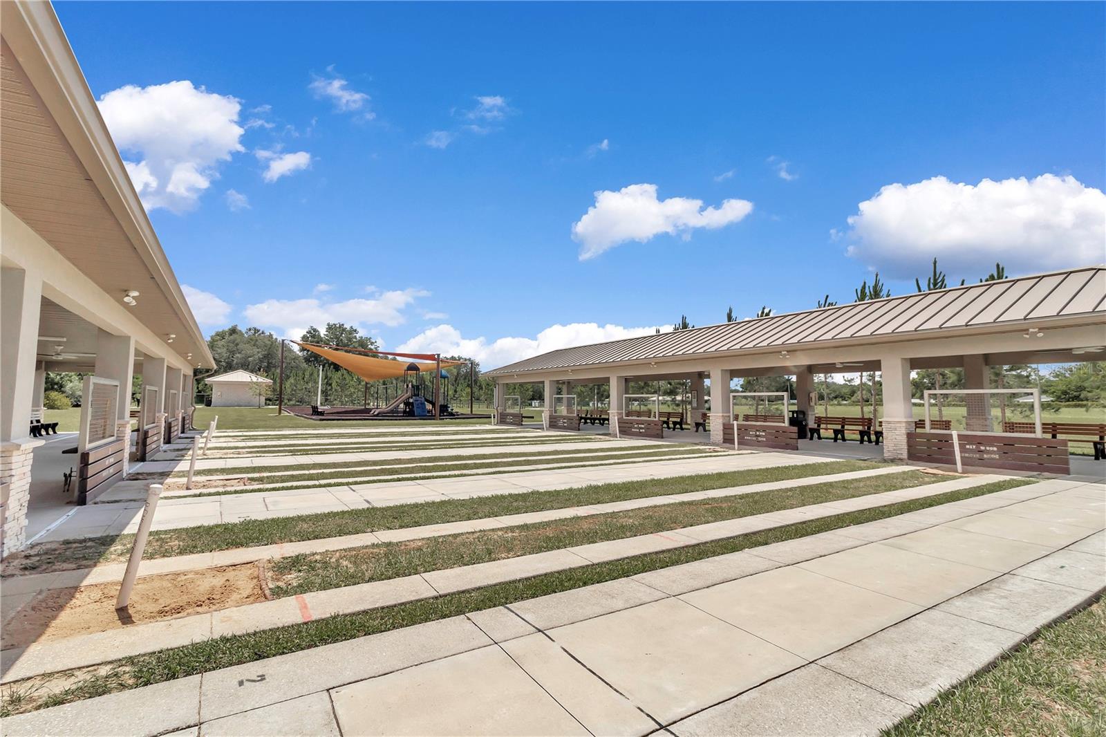 CIRCLE SQUARE WOODS - Residential