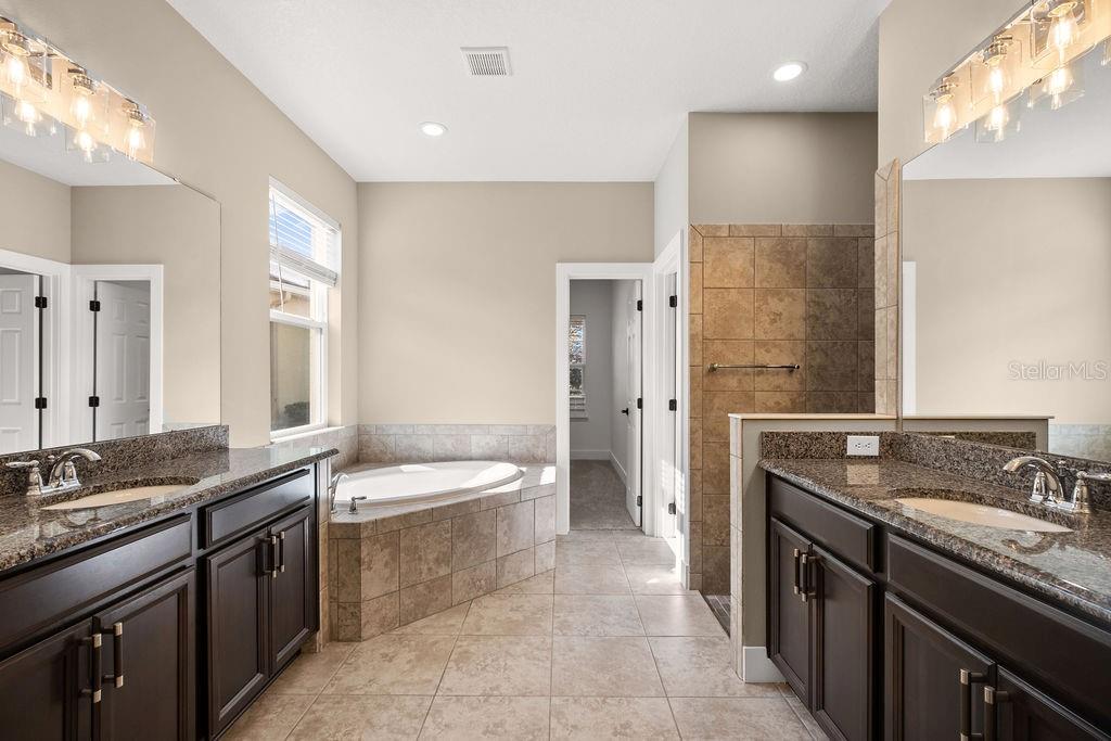 WOODLAND PARK - Residential