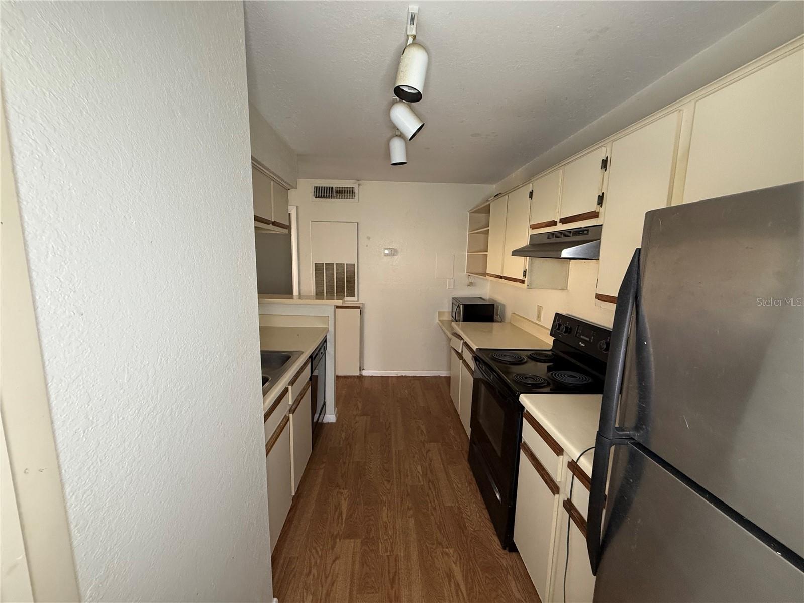 REGENCY GARDENS - Residential