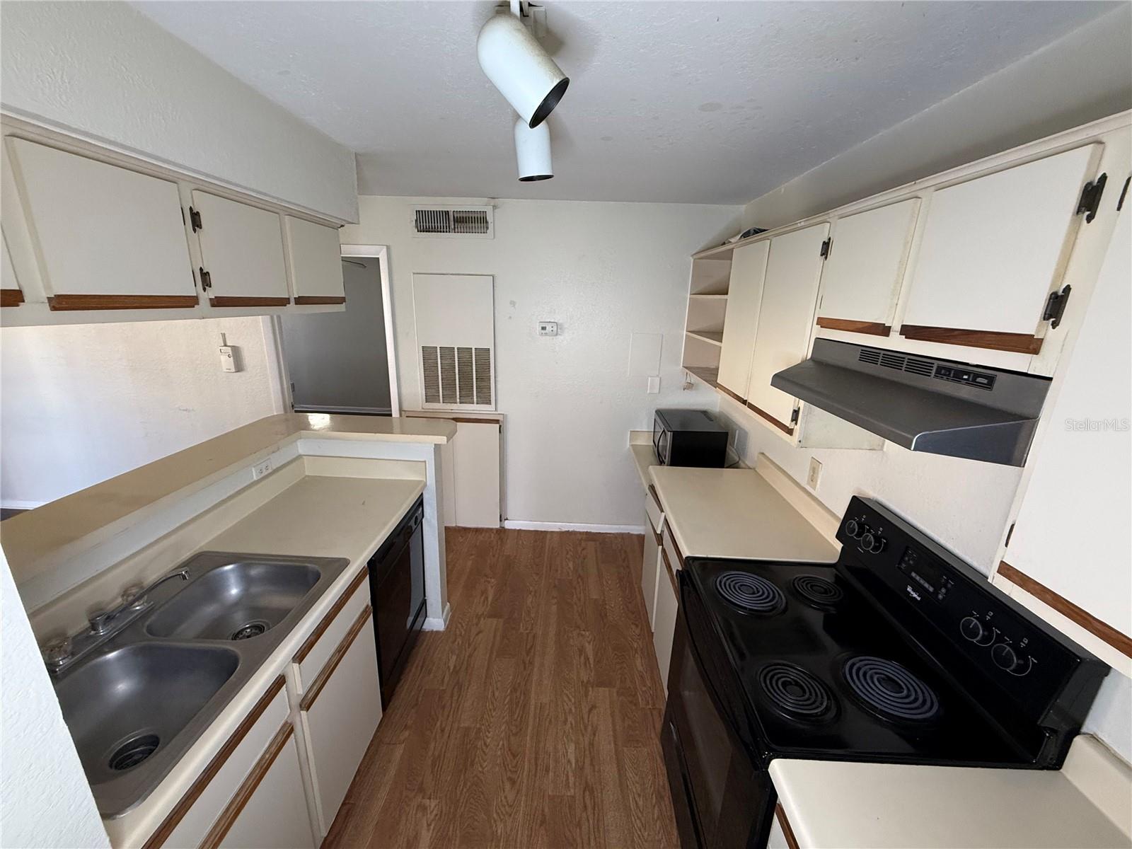 REGENCY GARDENS - Residential