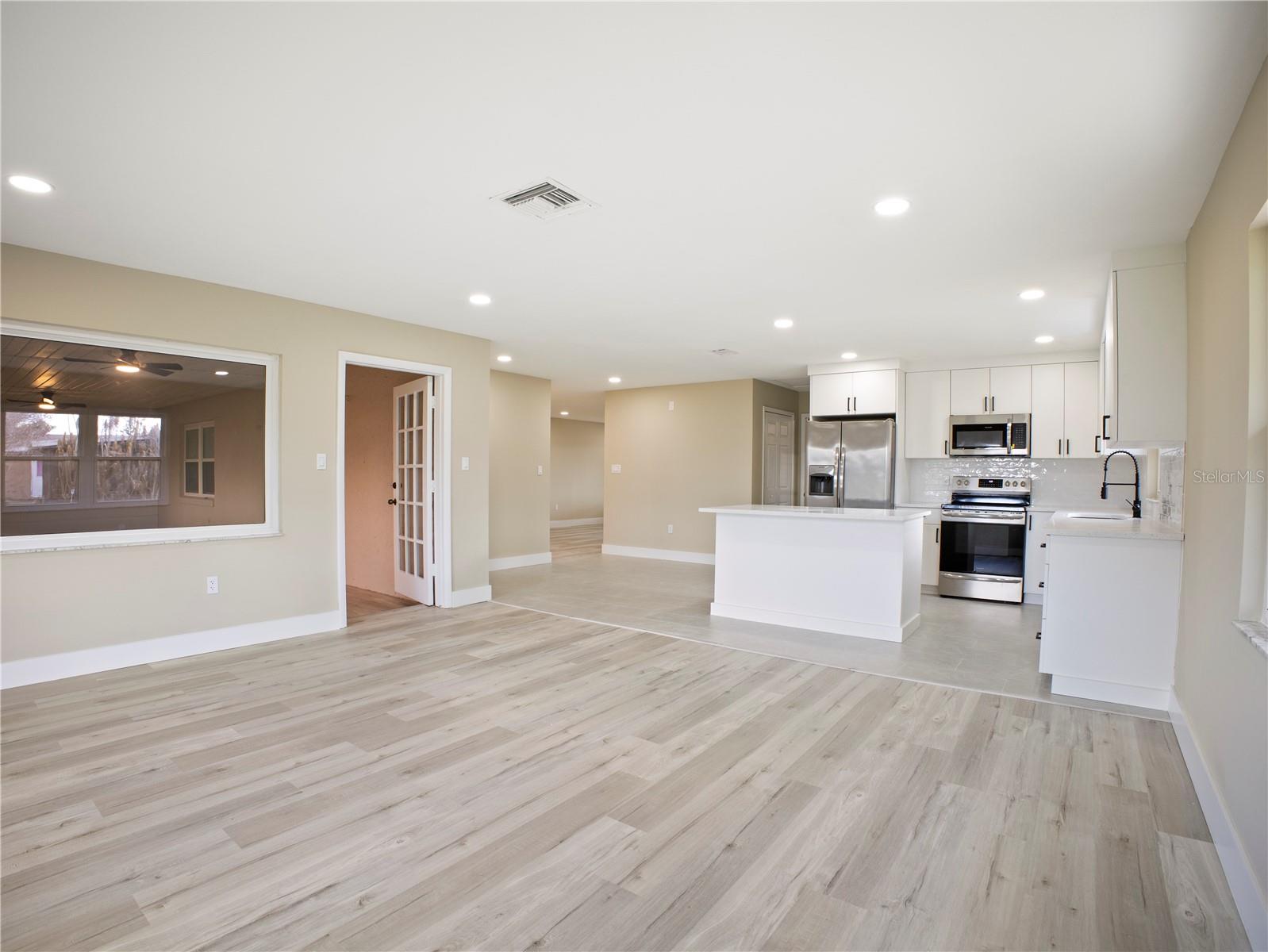 AVON LAKES SUB - Residential