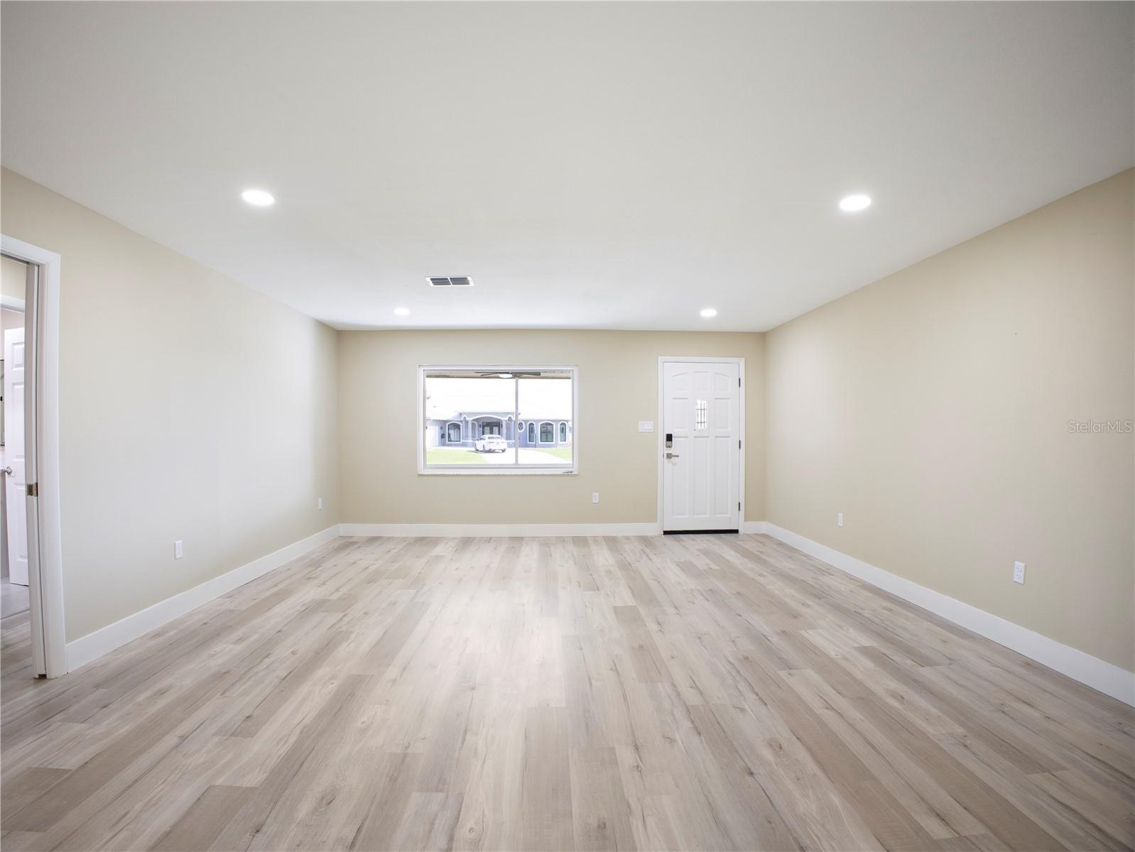 AVON LAKES SUB - Residential