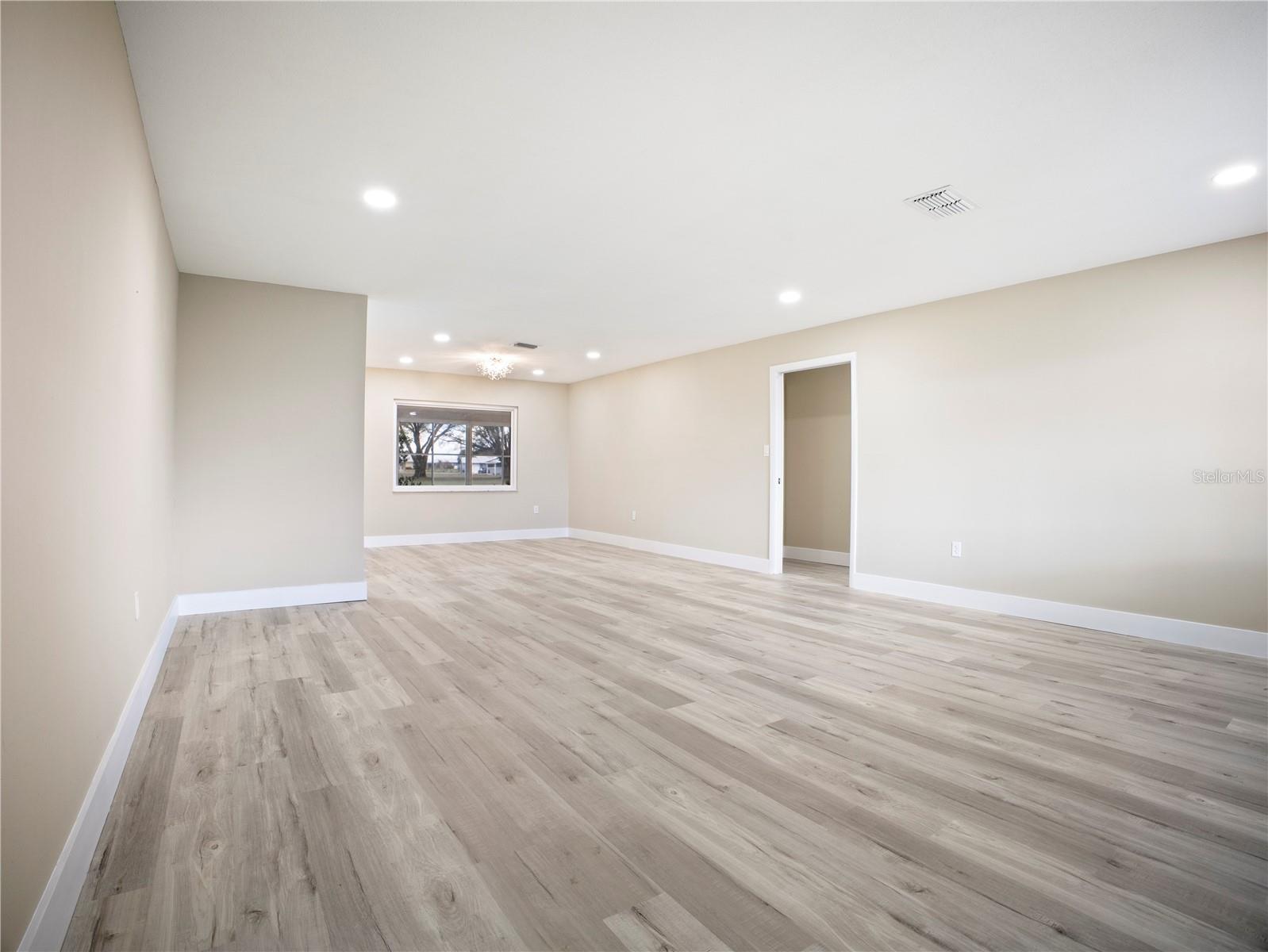 AVON LAKES SUB - Residential