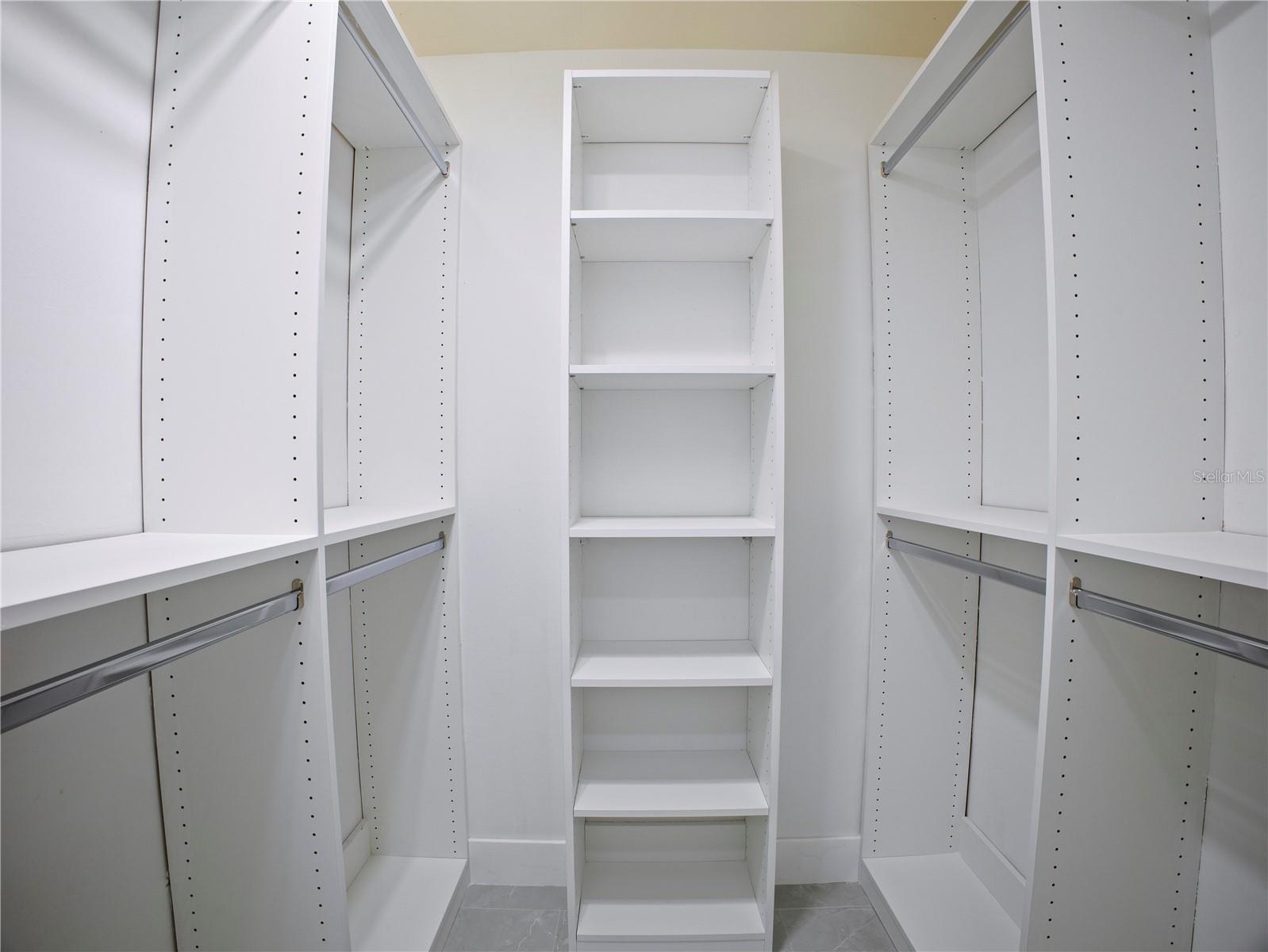 AVON LAKES SUB - Residential