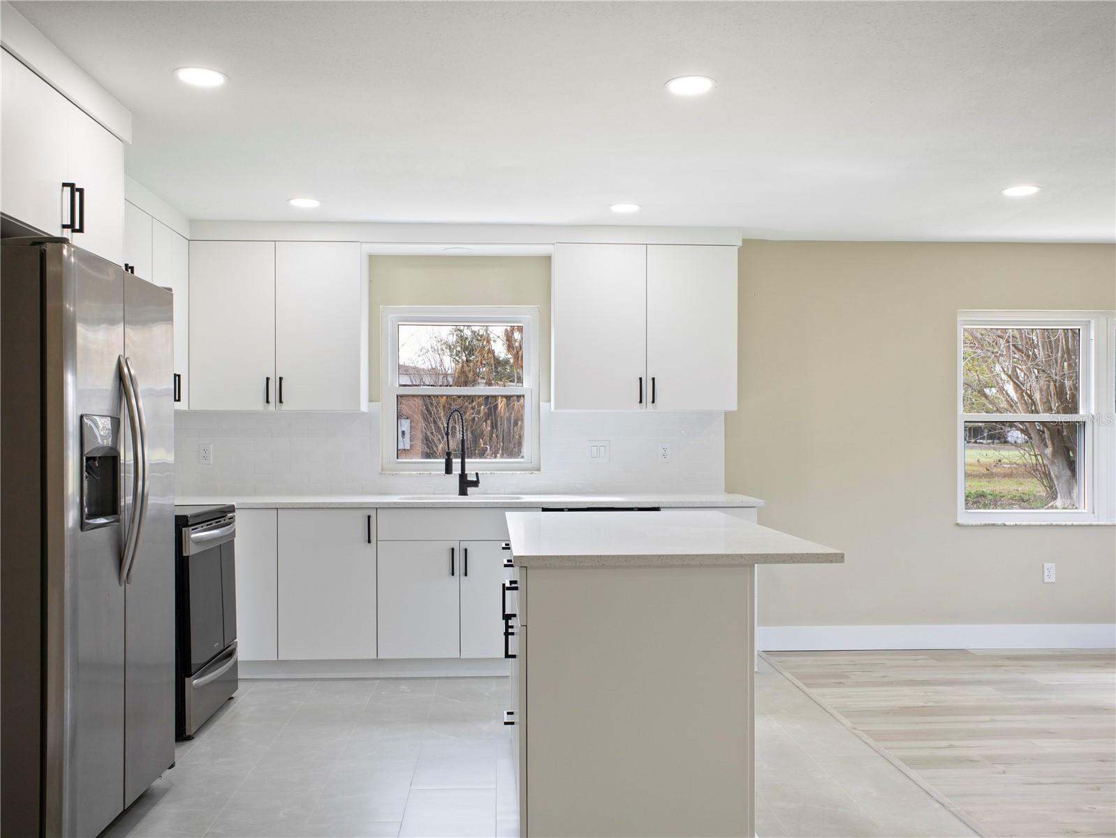 AVON LAKES SUB - Residential