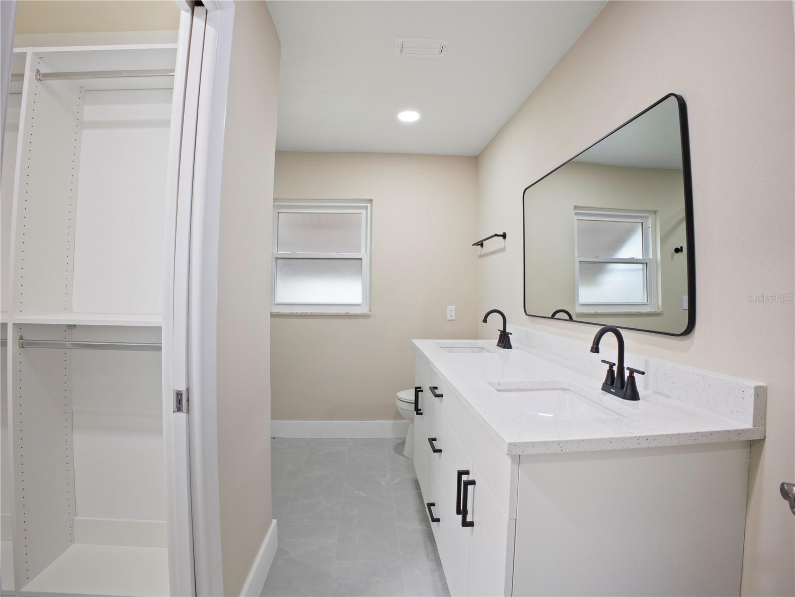 AVON LAKES SUB - Residential