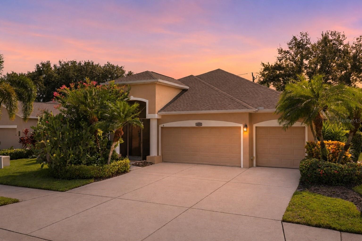 295 Londonderry Drive, Sarasota