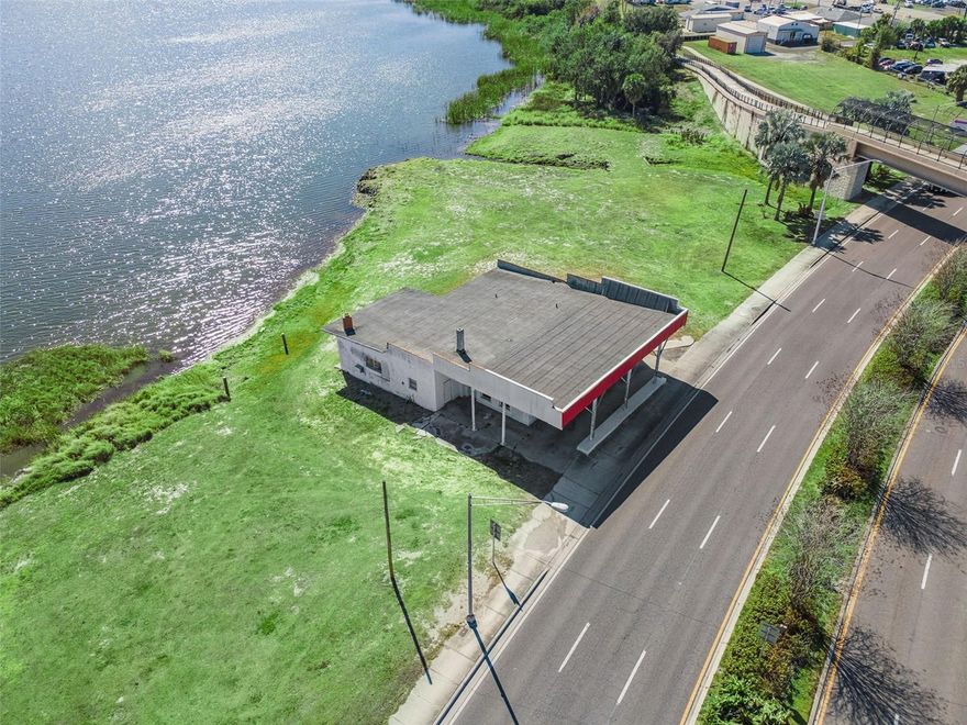 AMAZING LAKEFRONT COMMERCIAL OPPORTUNITY! Endless possibilities with this very rare LAKEFRONT offering. Over 4,000s/ft building on oversized lot directly off main thoroughfare/highway 92. Lake Alfred is booming call now for info. SELLER FINANCING AVAILABLE.