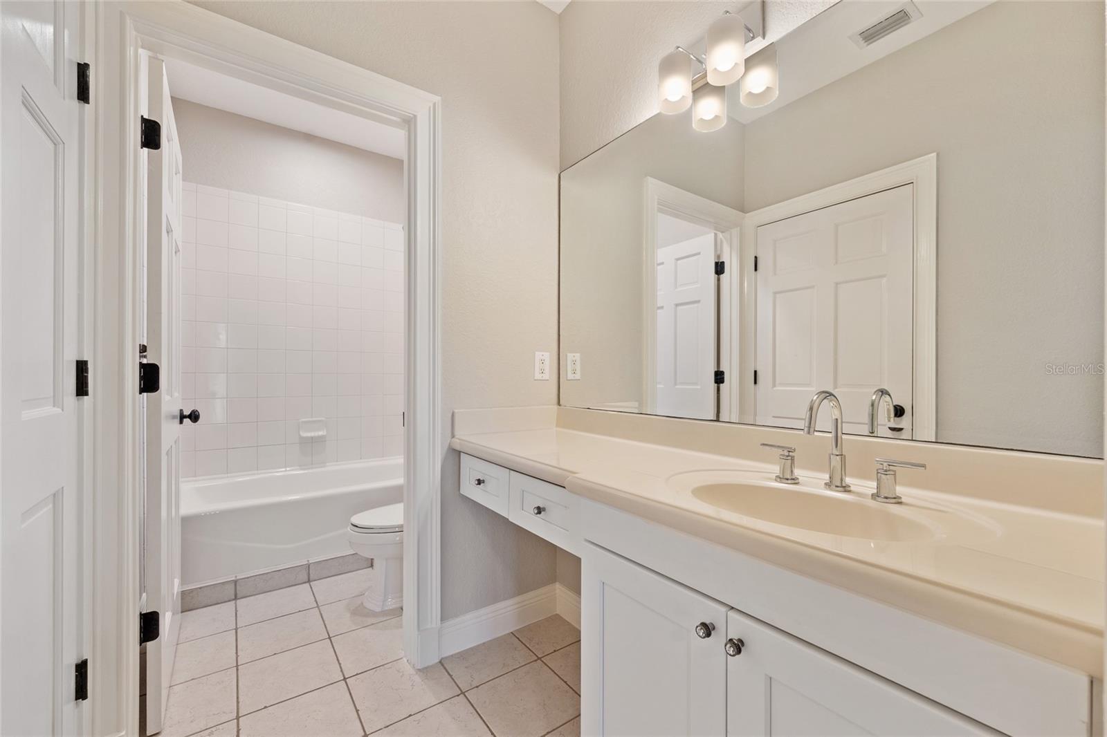 KEENES POINTE - Residential