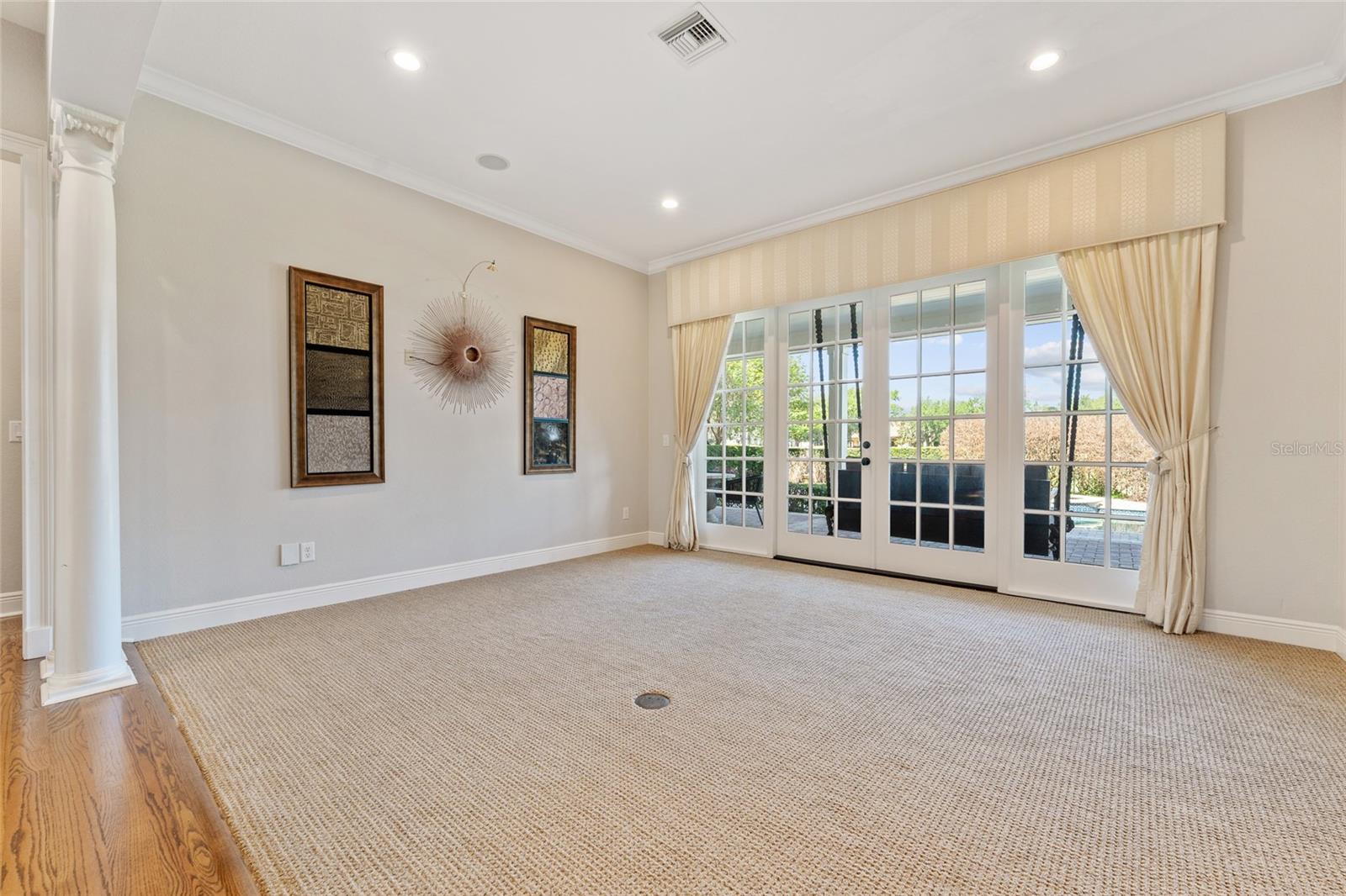 KEENES POINTE - Residential