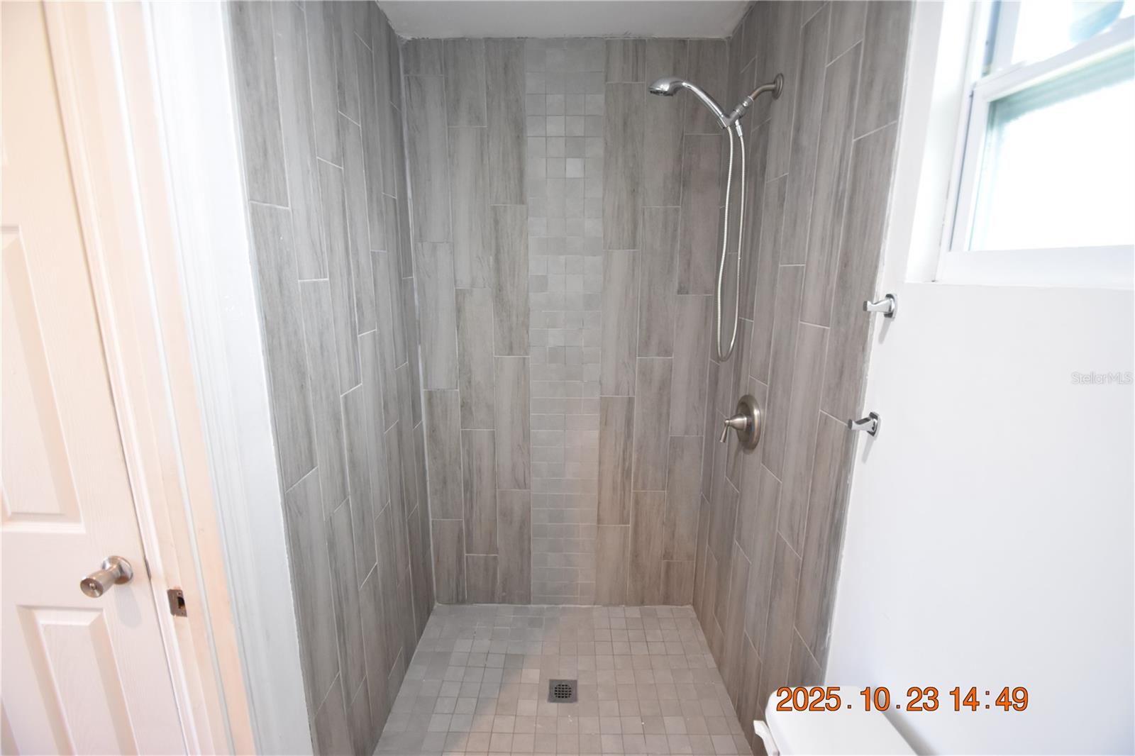 INTER BAY - Residential Lease