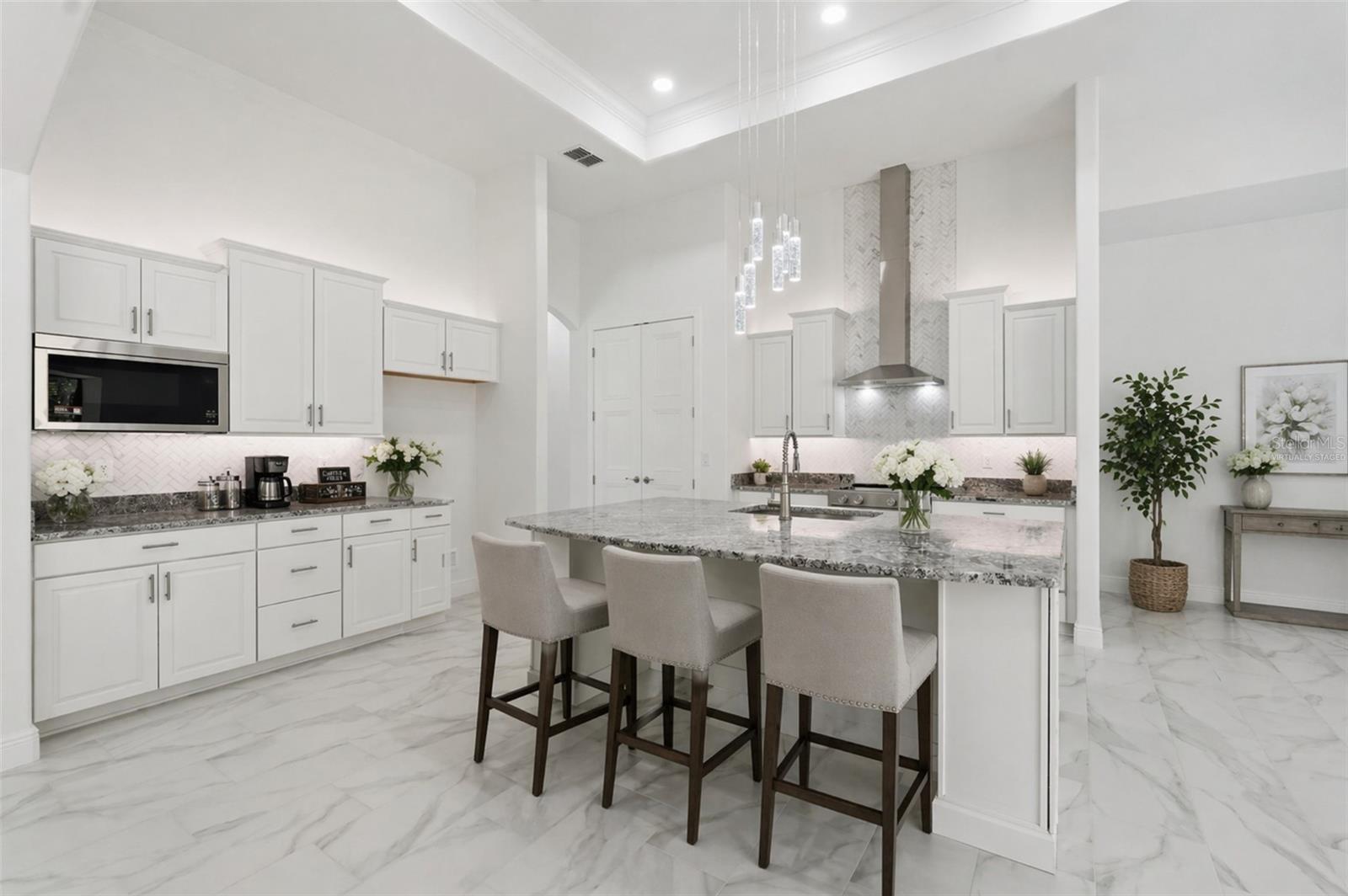 HAMPTON HILLS - Residential