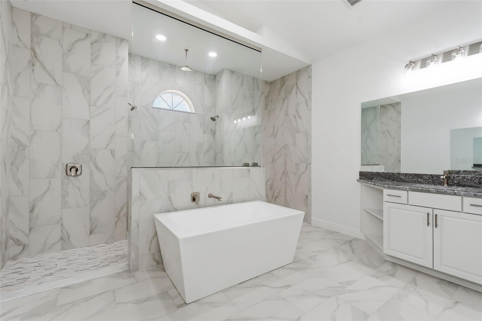 HAMPTON HILLS - Residential