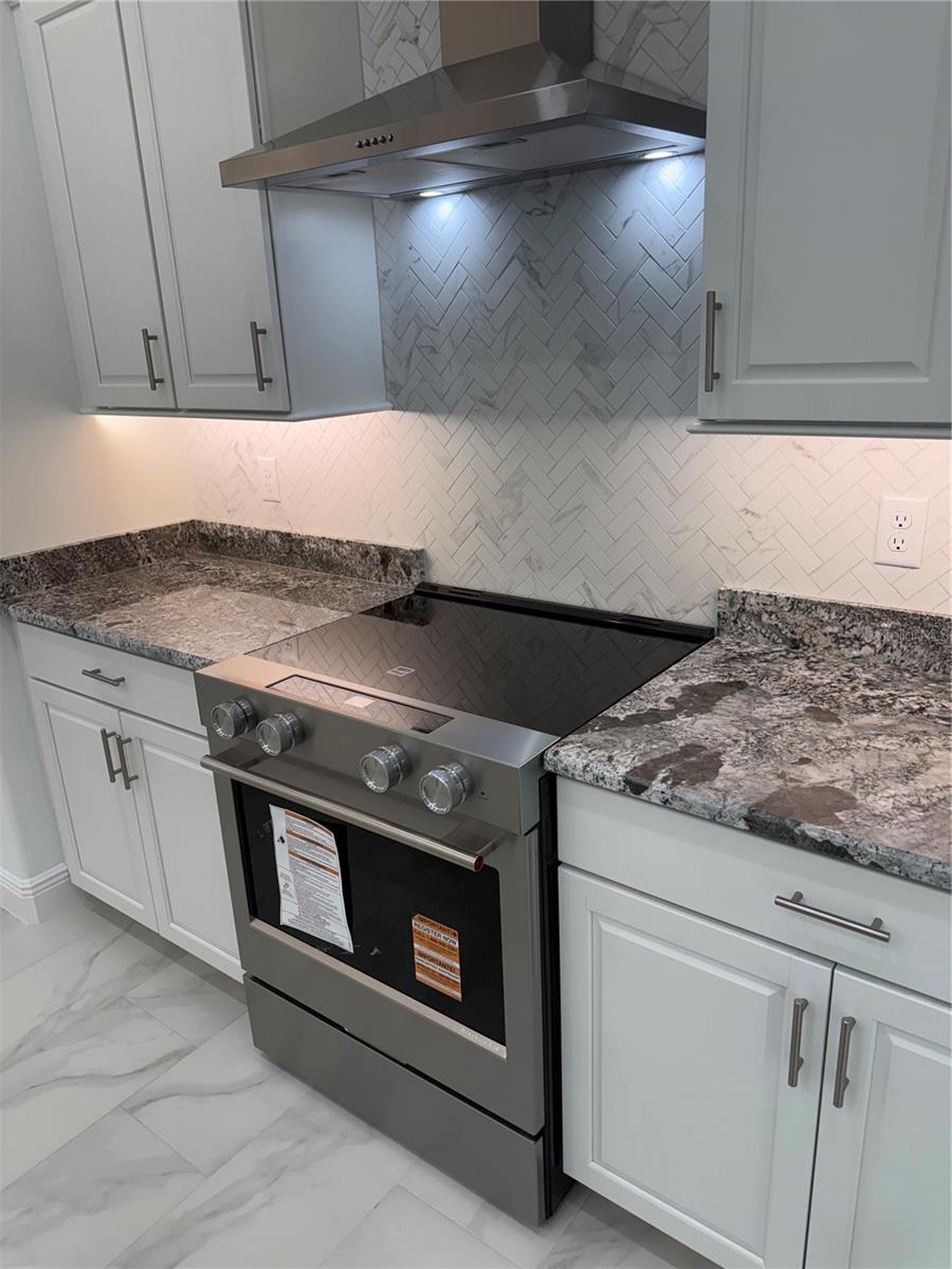 HAMPTON HILLS - Residential