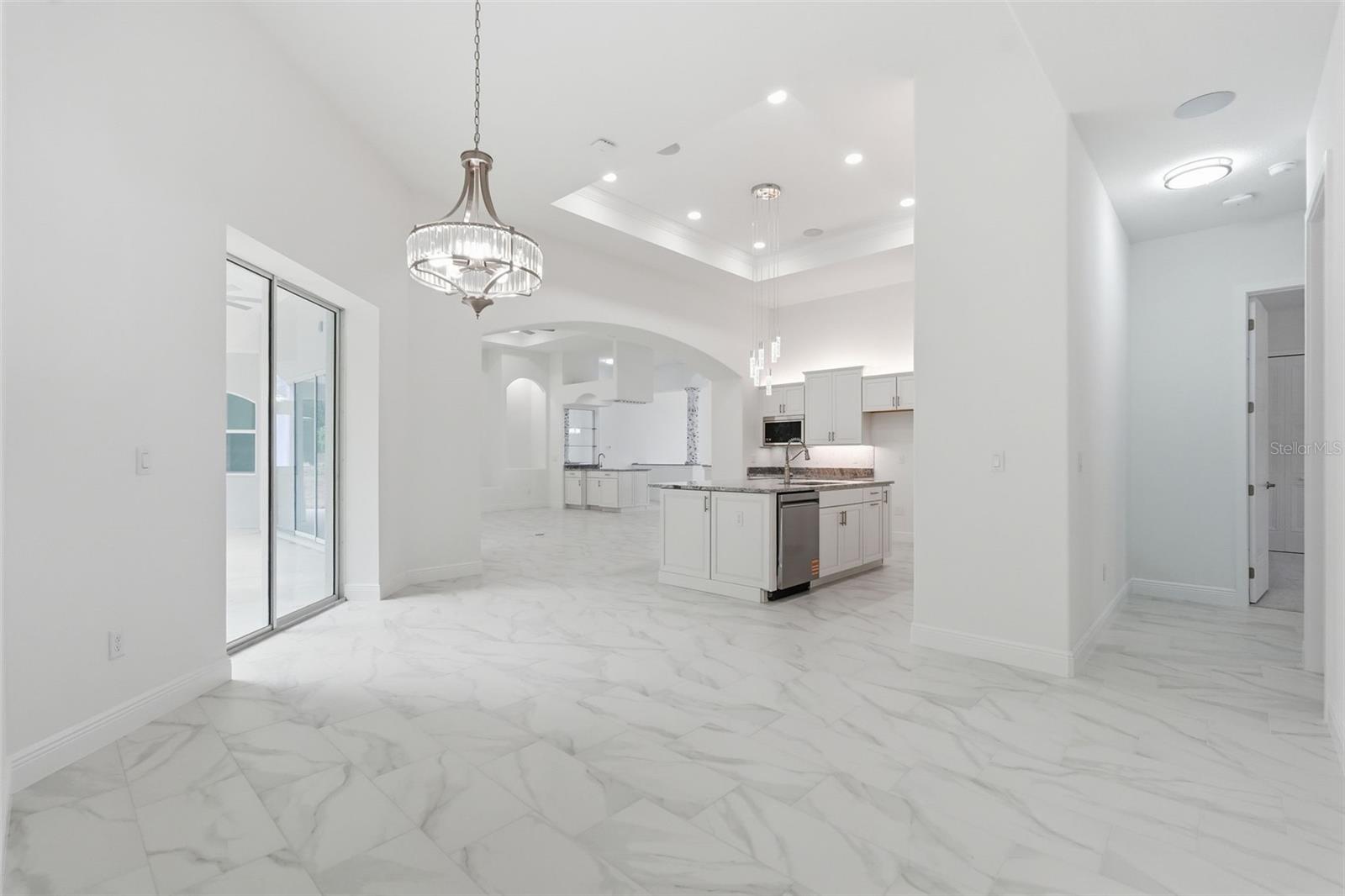 HAMPTON HILLS - Residential