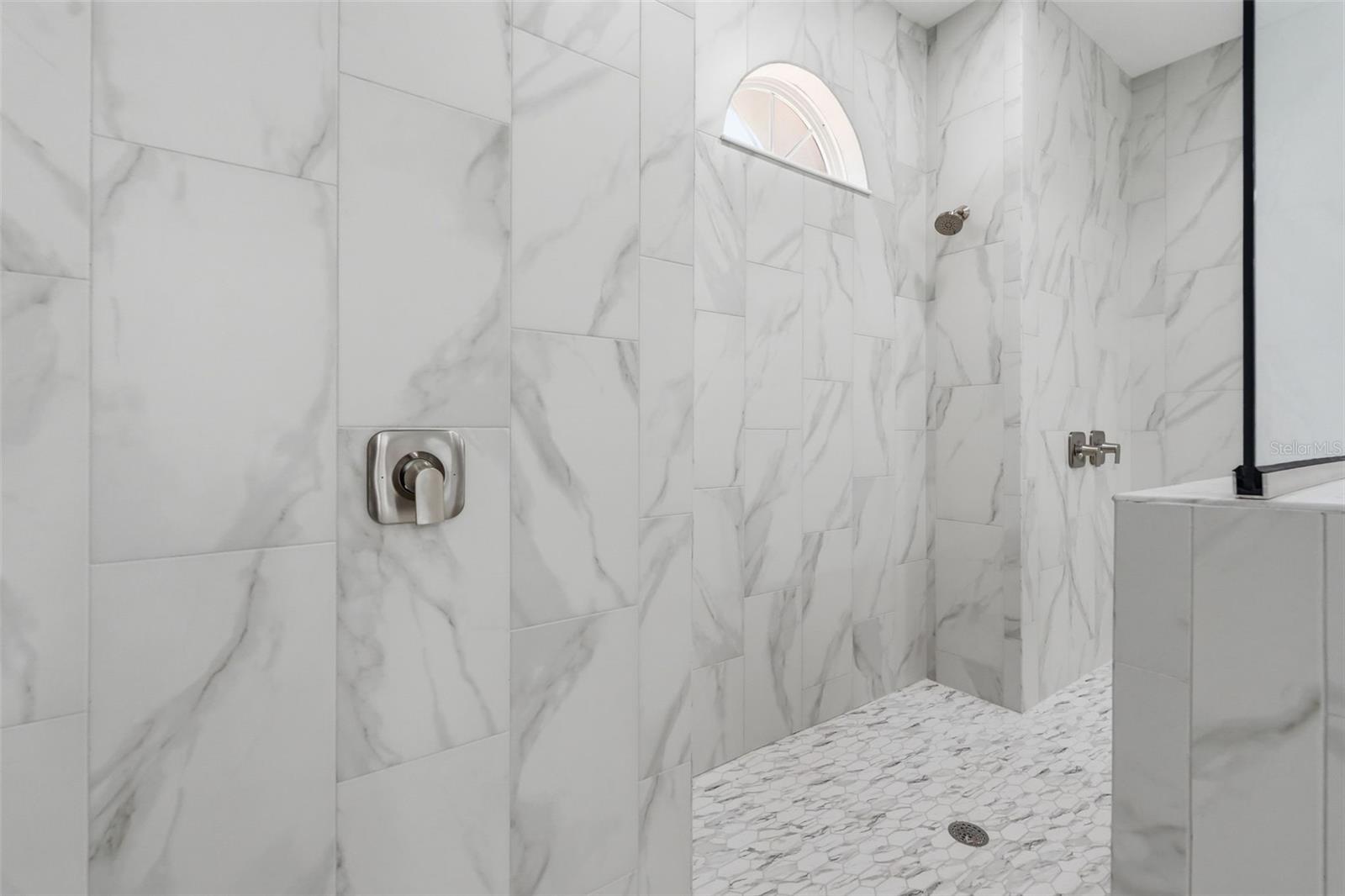 HAMPTON HILLS - Residential