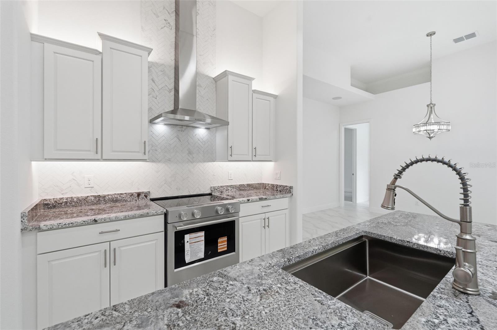 HAMPTON HILLS - Residential