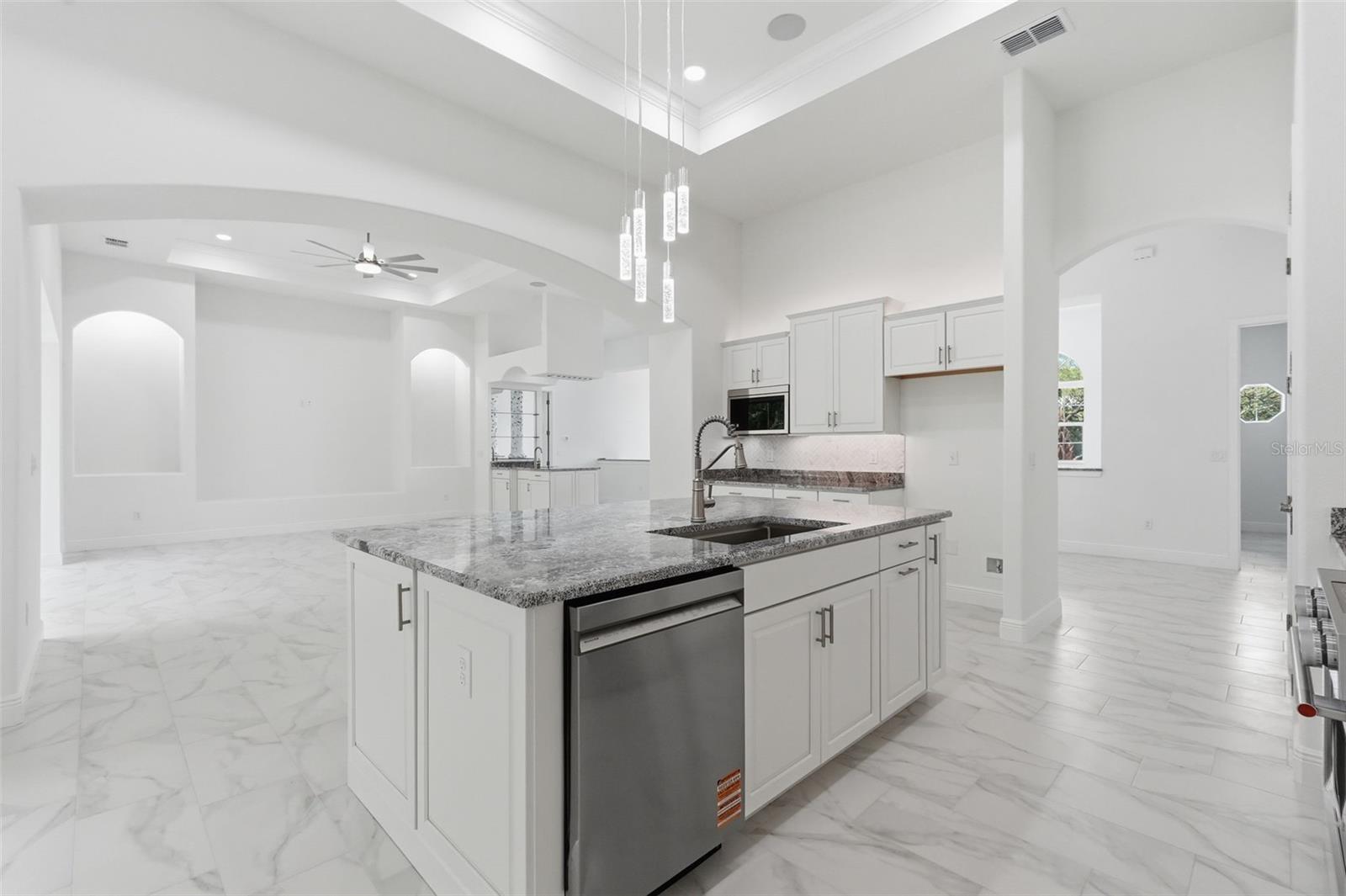 HAMPTON HILLS - Residential