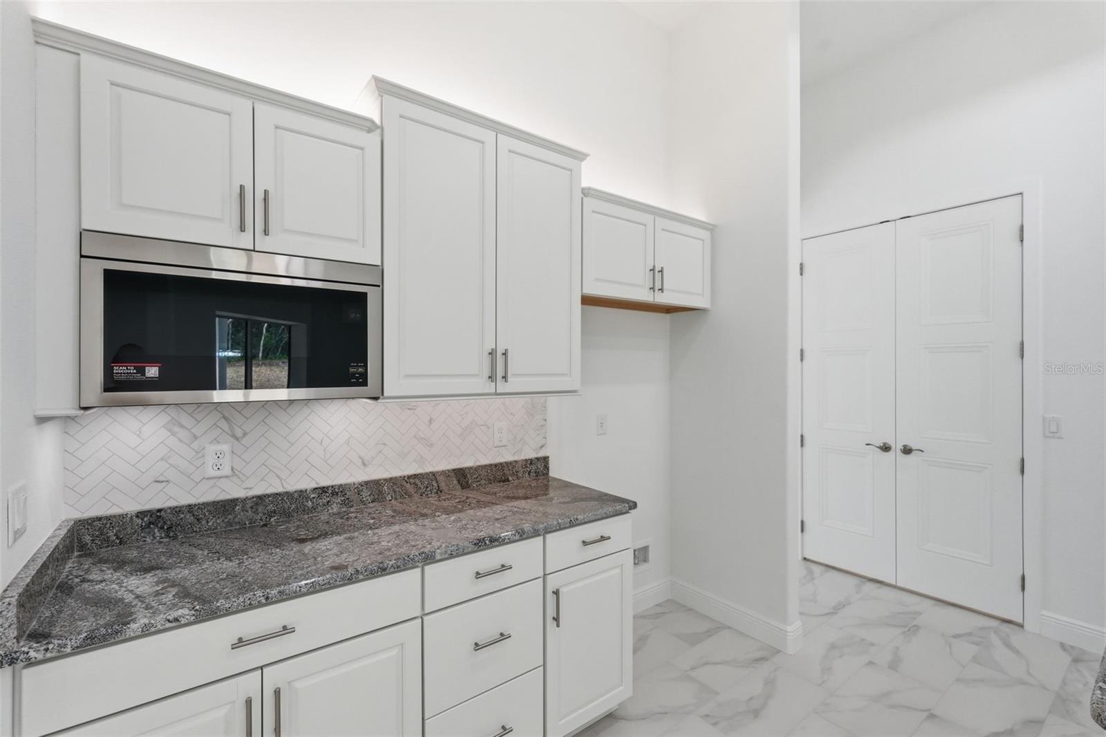 HAMPTON HILLS - Residential