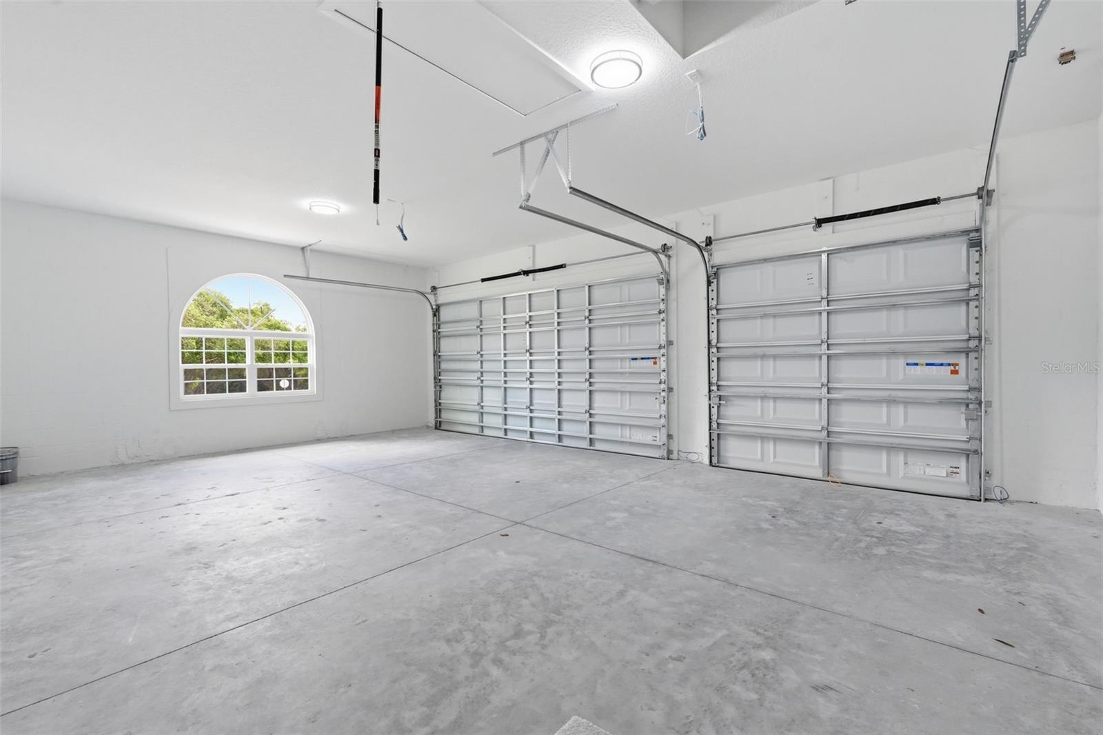 HAMPTON HILLS - Residential