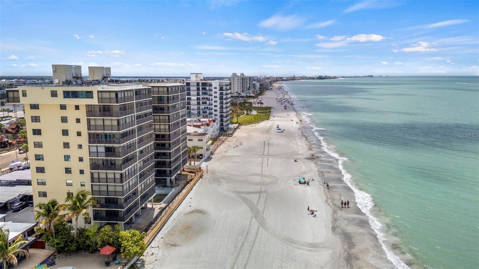 SHORES OF MADEIRA CONDO - Residential