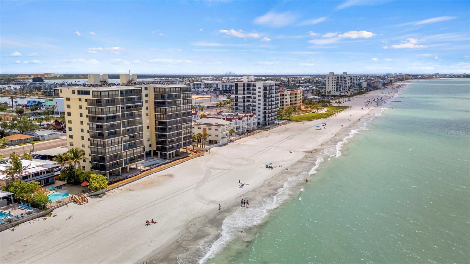SHORES OF MADEIRA CONDO - Residential