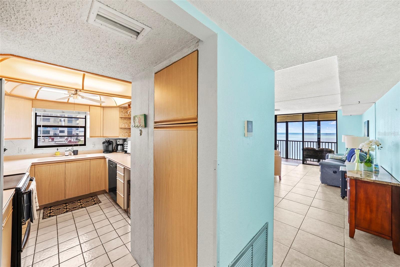 SHORES OF MADEIRA CONDO - Residential