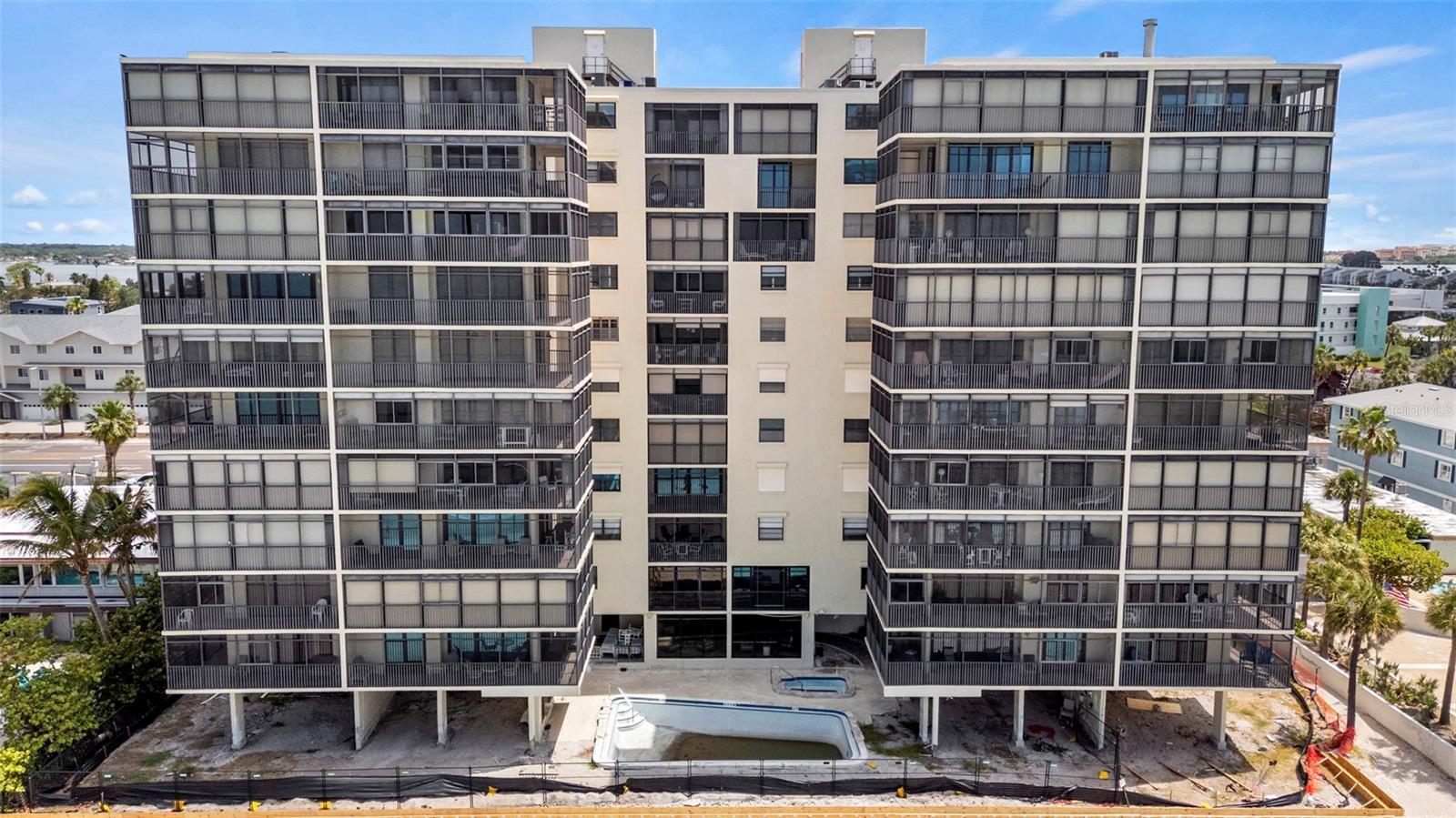 SHORES OF MADEIRA CONDO - Residential