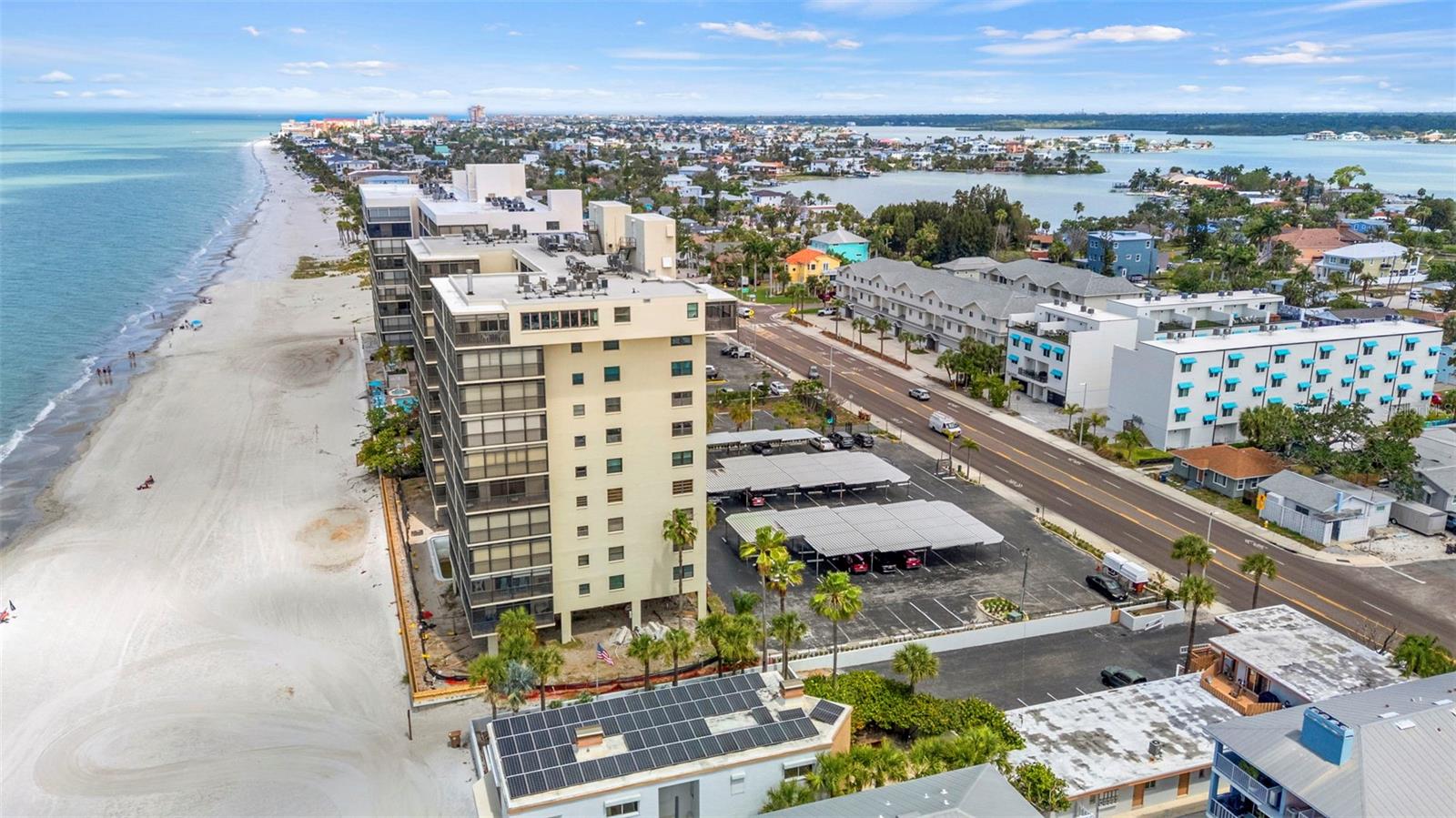 SHORES OF MADEIRA CONDO - Residential