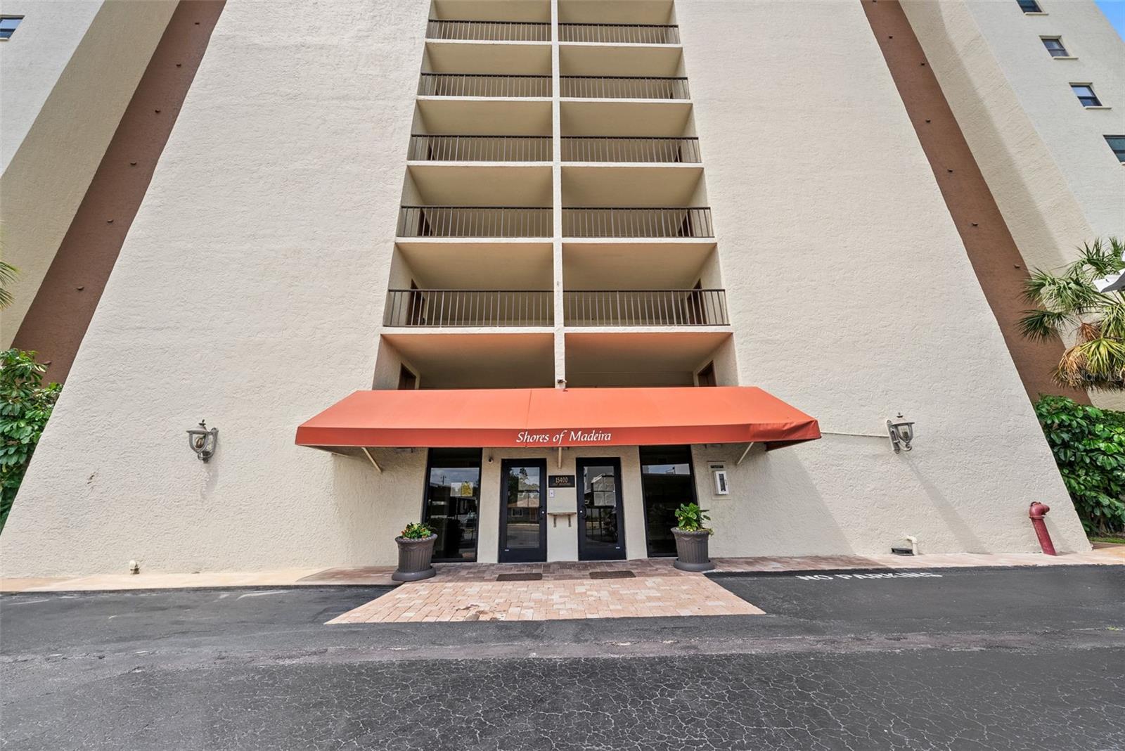 SHORES OF MADEIRA CONDO - Residential