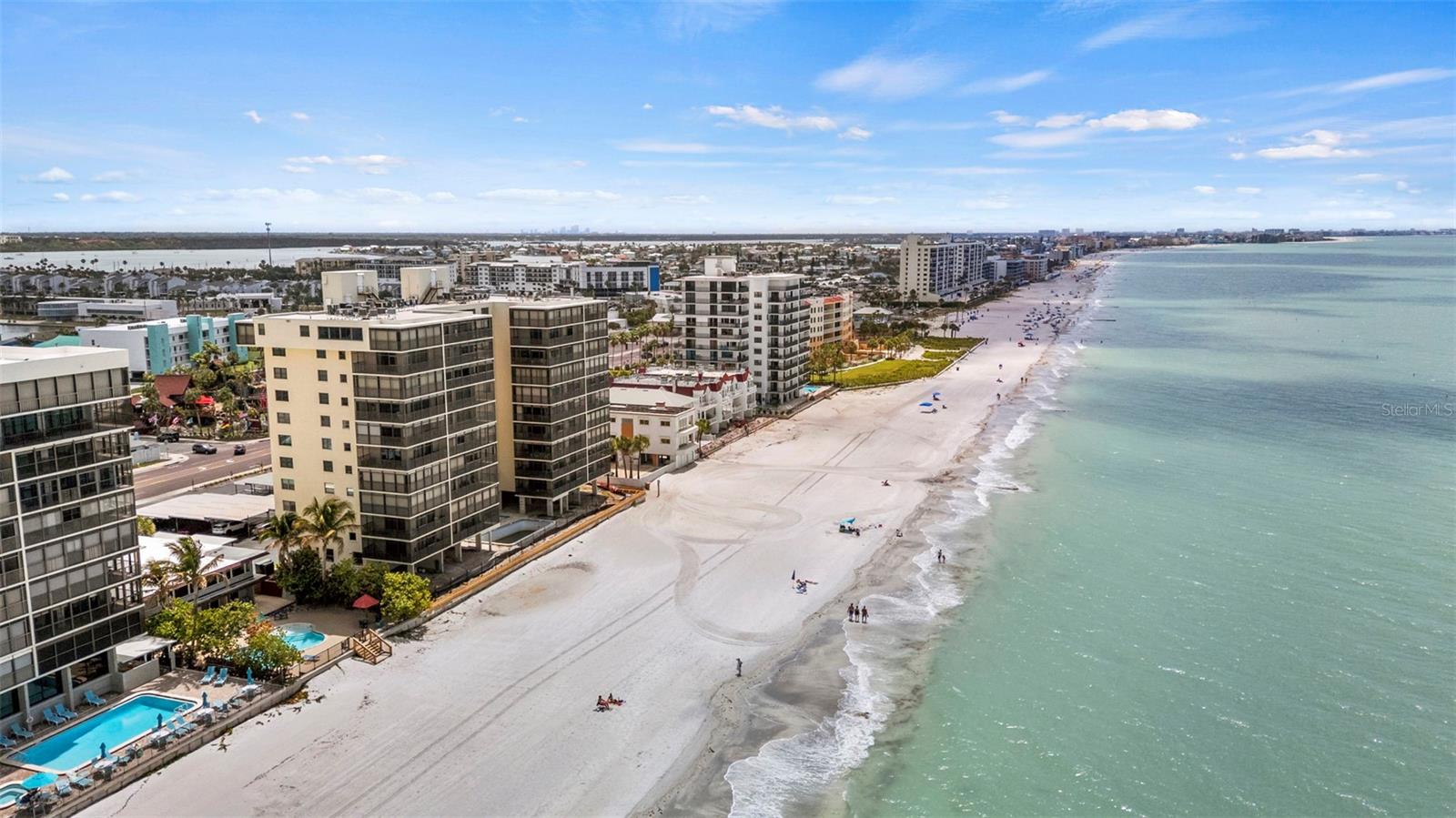 SHORES OF MADEIRA CONDO - Residential