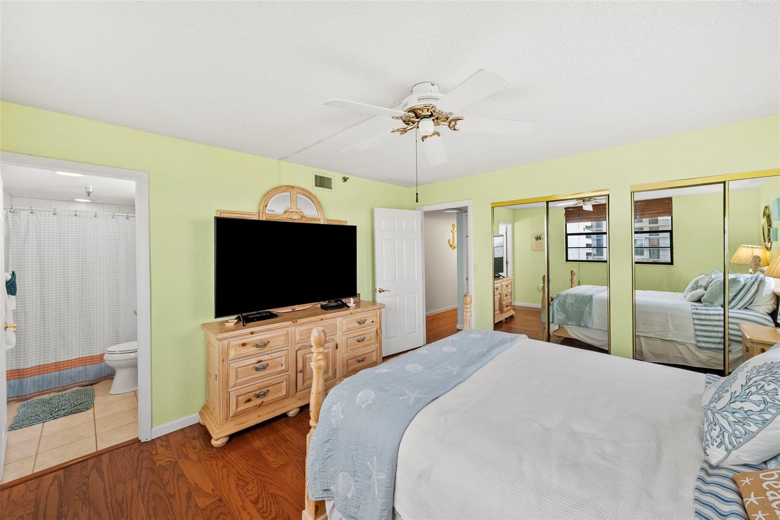 SHORES OF MADEIRA CONDO - Residential