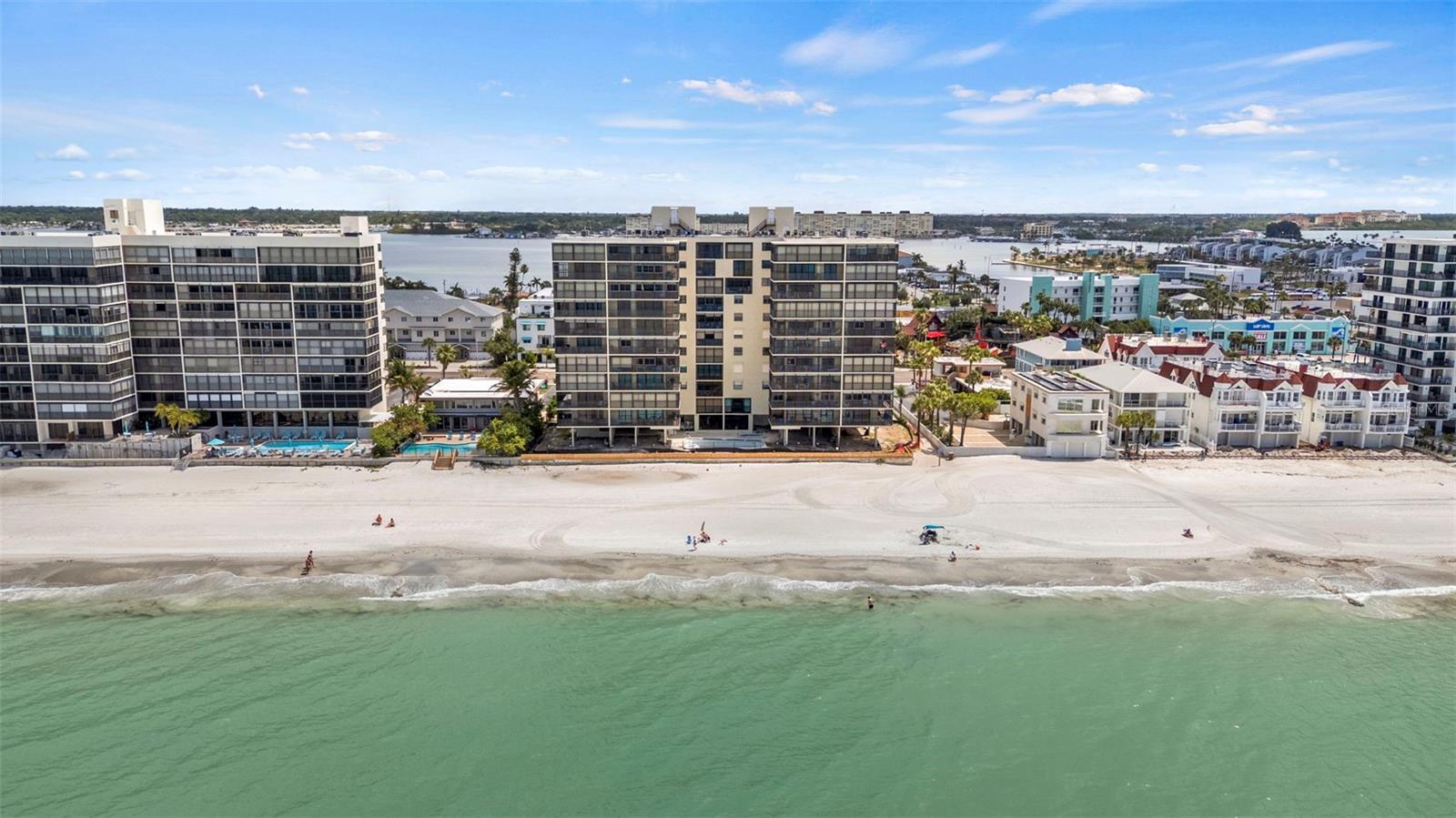 SHORES OF MADEIRA CONDO - Residential