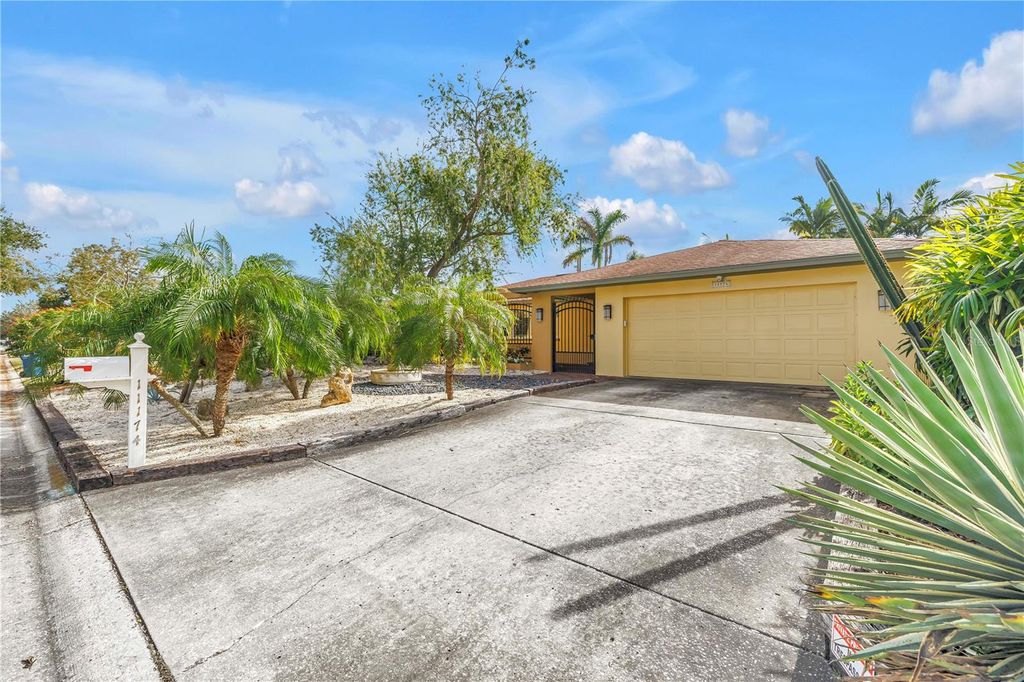 Photo of 11174 90th Terrace, Seminole, FL 33772 (MLS # TB8446561)
