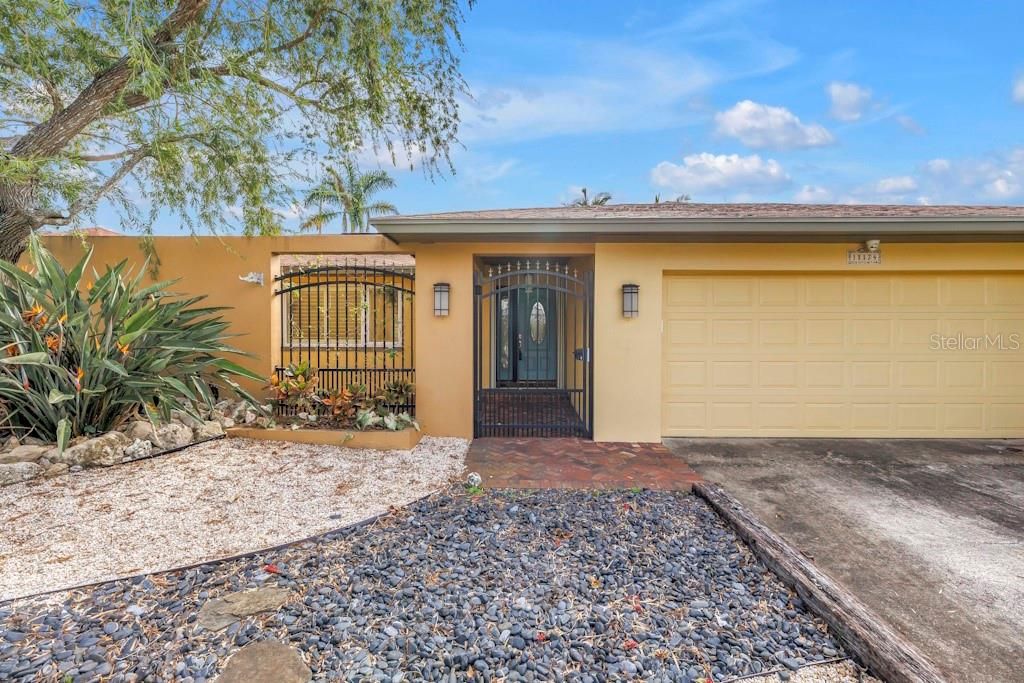 Photo of 11174 90th Terrace, Seminole, FL 33772 (MLS # TB8446561)